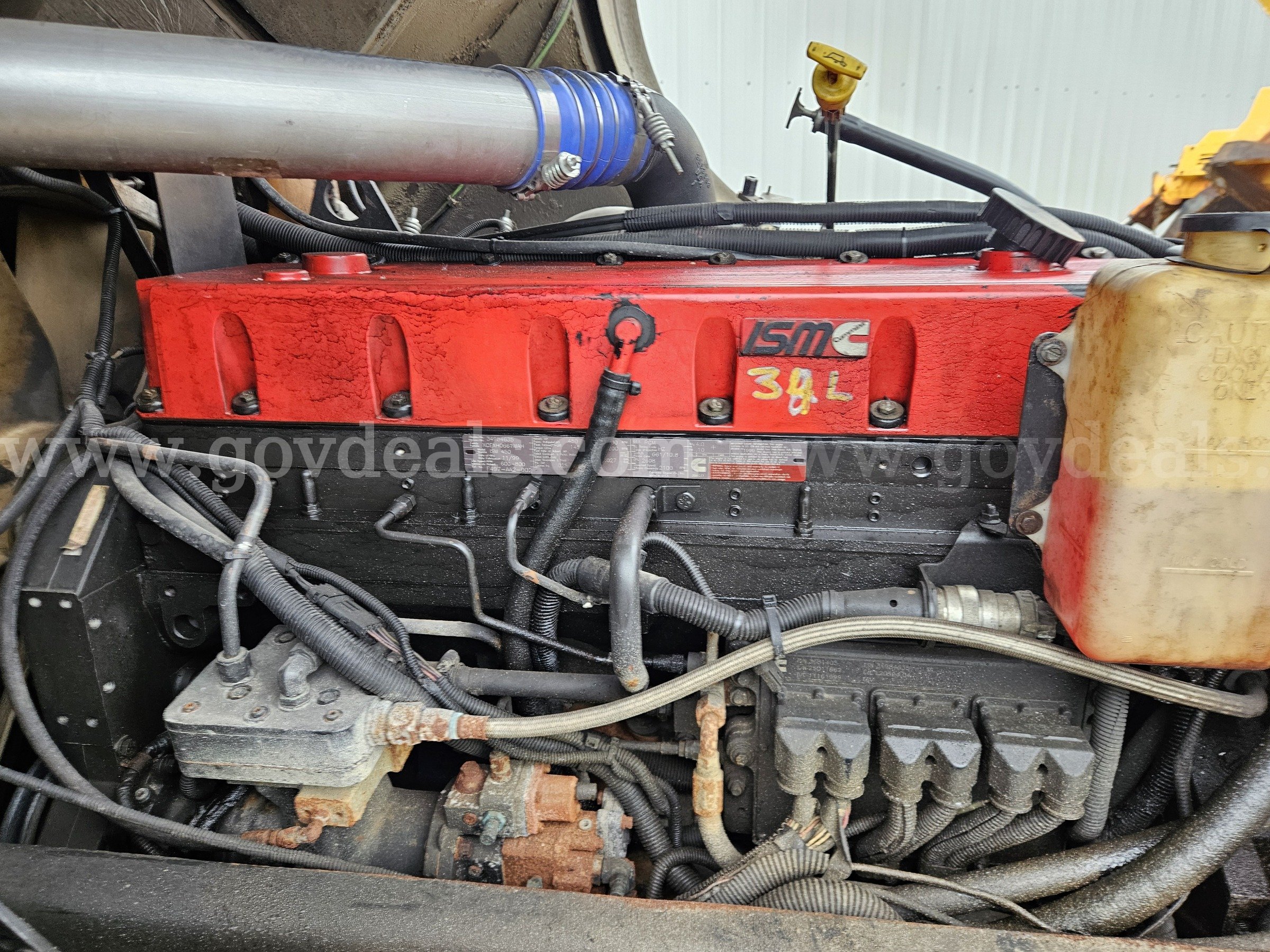 2000 Spartan Gladiator Ladder Truck Spartan Gladiator Government Surplus Auction - Photo #2