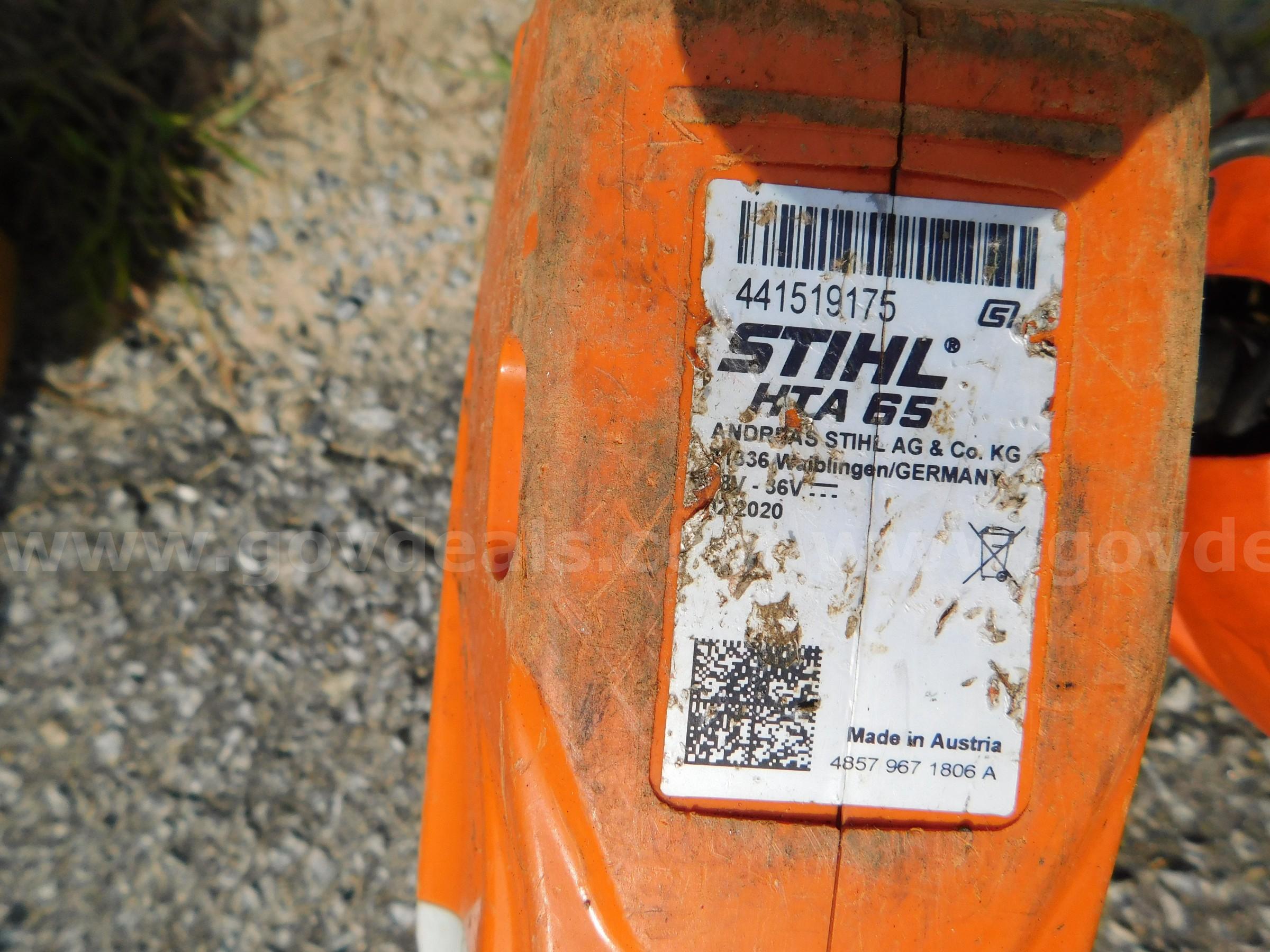 3 POLE PRUNERS, 2-GAS ECHO'S AND 1-BATTERY STIHL ECHO AND STIHL  Government Surplus Auction - Photo #4