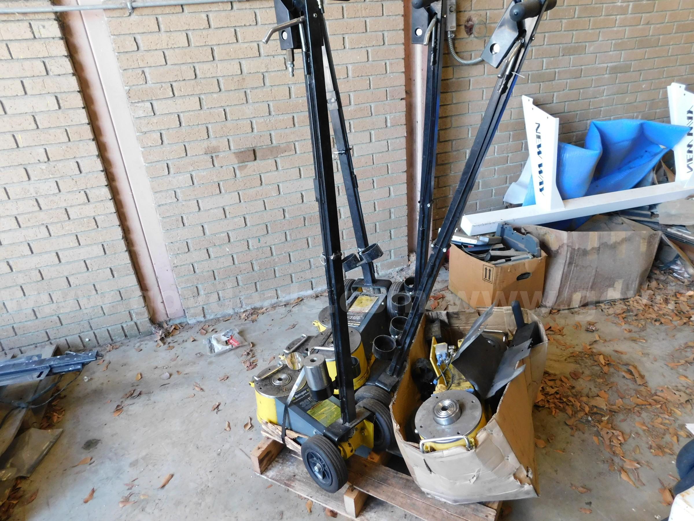 BOTTLE JACKS, 5, TELESCOPING AIR RANGER RBJ-30TL Government Surplus Auction - Photo #3