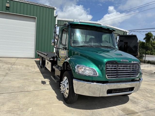 2017 Freightliner M2 106/ 21' ROLL OFF/SKID TRUCK WITH WHEEL LIFT Freightliner 106 Government Surplus Auction - Primary Photo