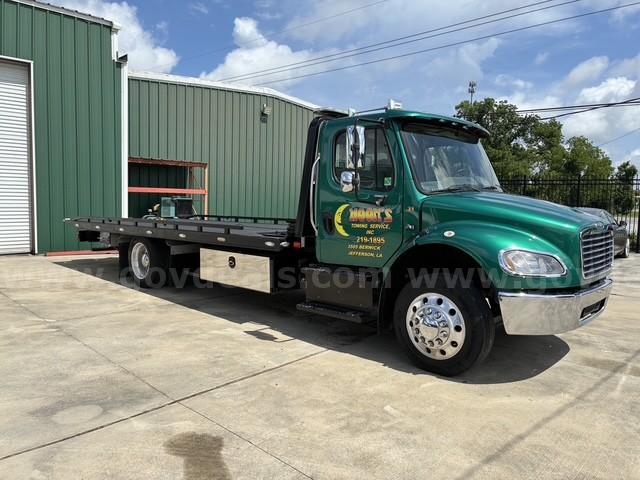 2017 Freightliner M2 106/ 21' ROLL OFF/SKID TRUCK WITH WHEEL LIFT Freightliner 106 Government Surplus Auction - Photo #2