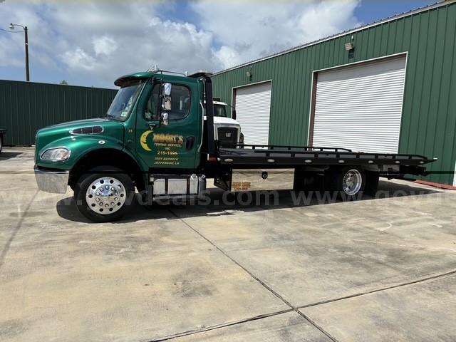 2017 Freightliner M2 106/ 21' ROLL OFF/SKID TRUCK WITH WHEEL LIFT Freightliner 106 Government Surplus Auction - Photo #6
