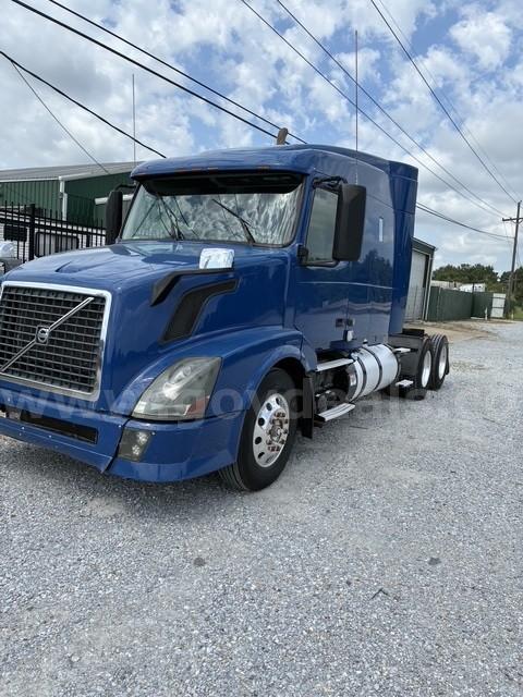 2013 Volvo VNL S;eeper Volvo VNL Government Surplus Auction - Photo #6