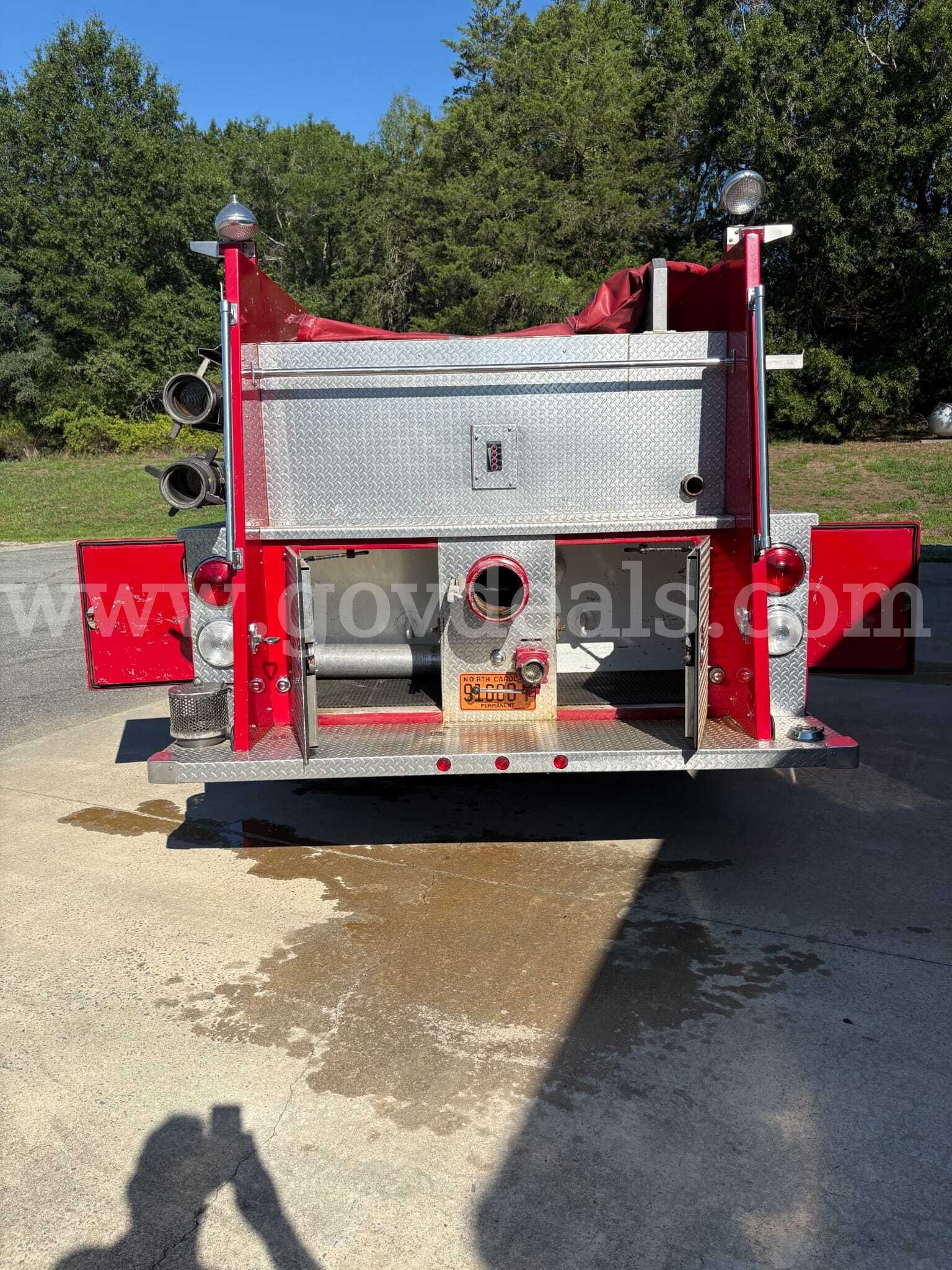 1987 Chevrolet C7D042 Fire Pumper - EEI - Detroit 8.2L Diesel Engine - LOW MILES Chevrolet C7D042 Government Surplus Auction - Photo #6