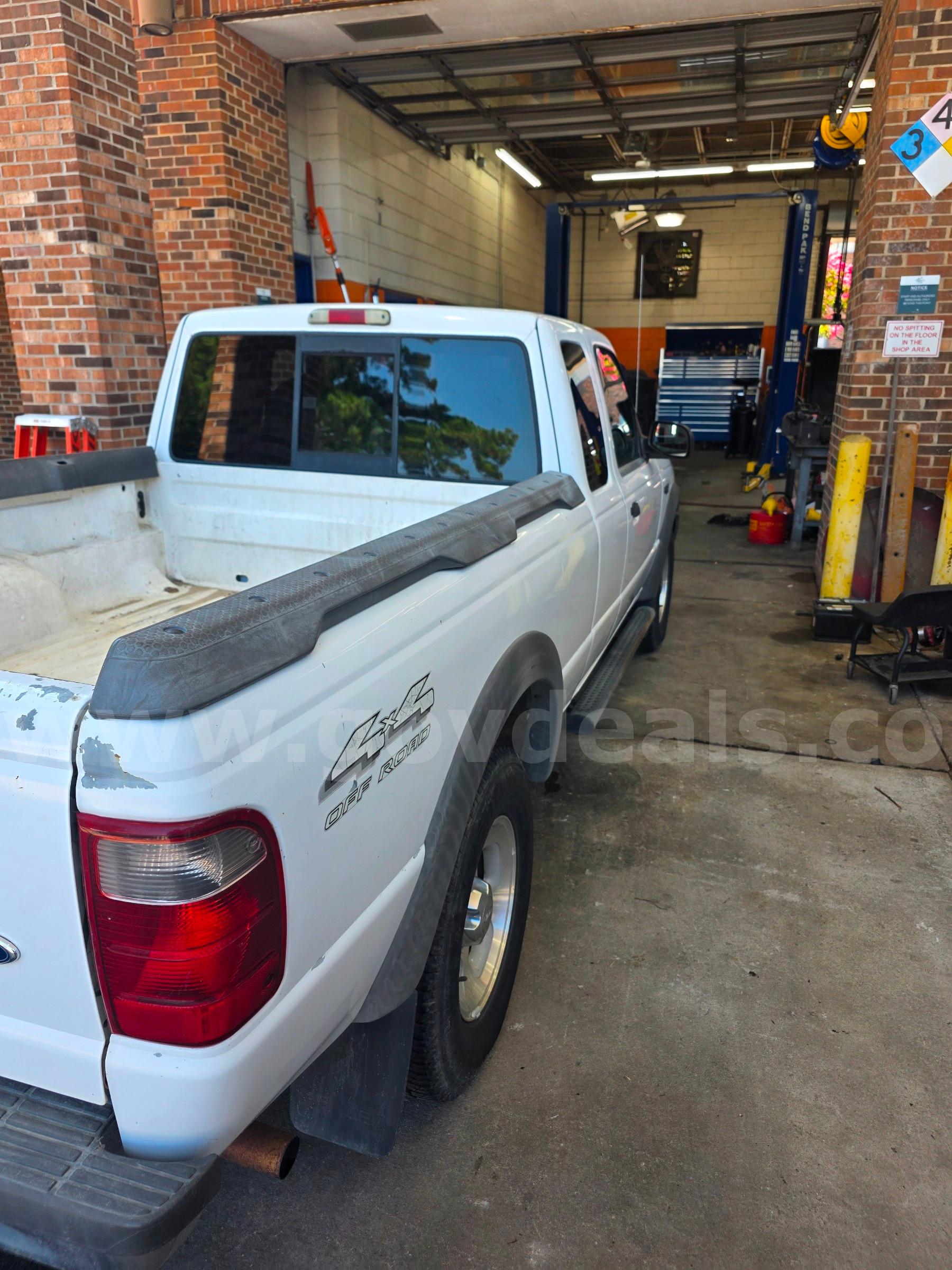 2001 Ford Ranger XLT SuperCab 4.0 4WD Ford Ranger Government Surplus Auction - Photo #5