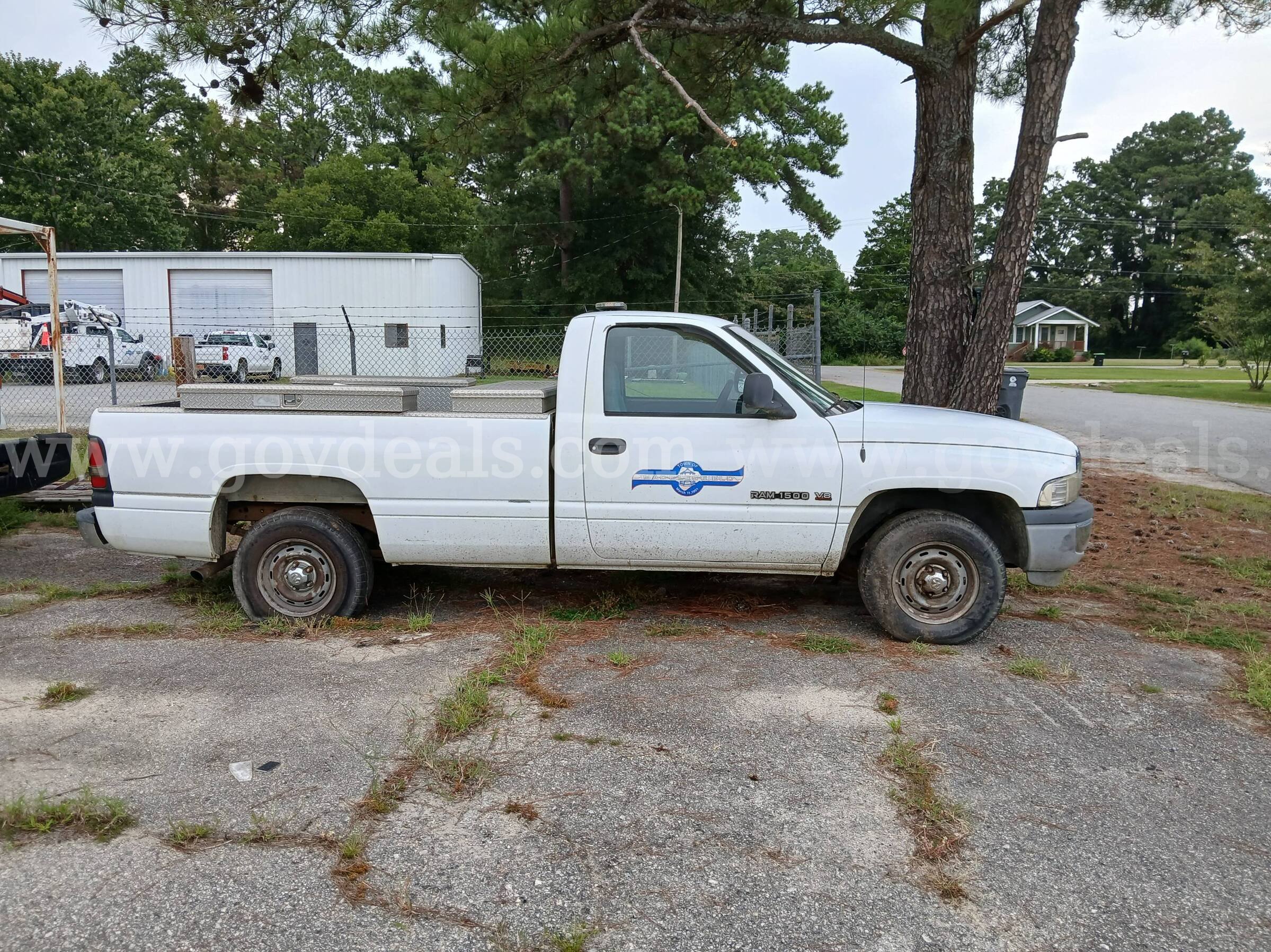 2001 Dodge Ram Truck Dodge Ram 1500 Government Surplus Auction - Primary Photo