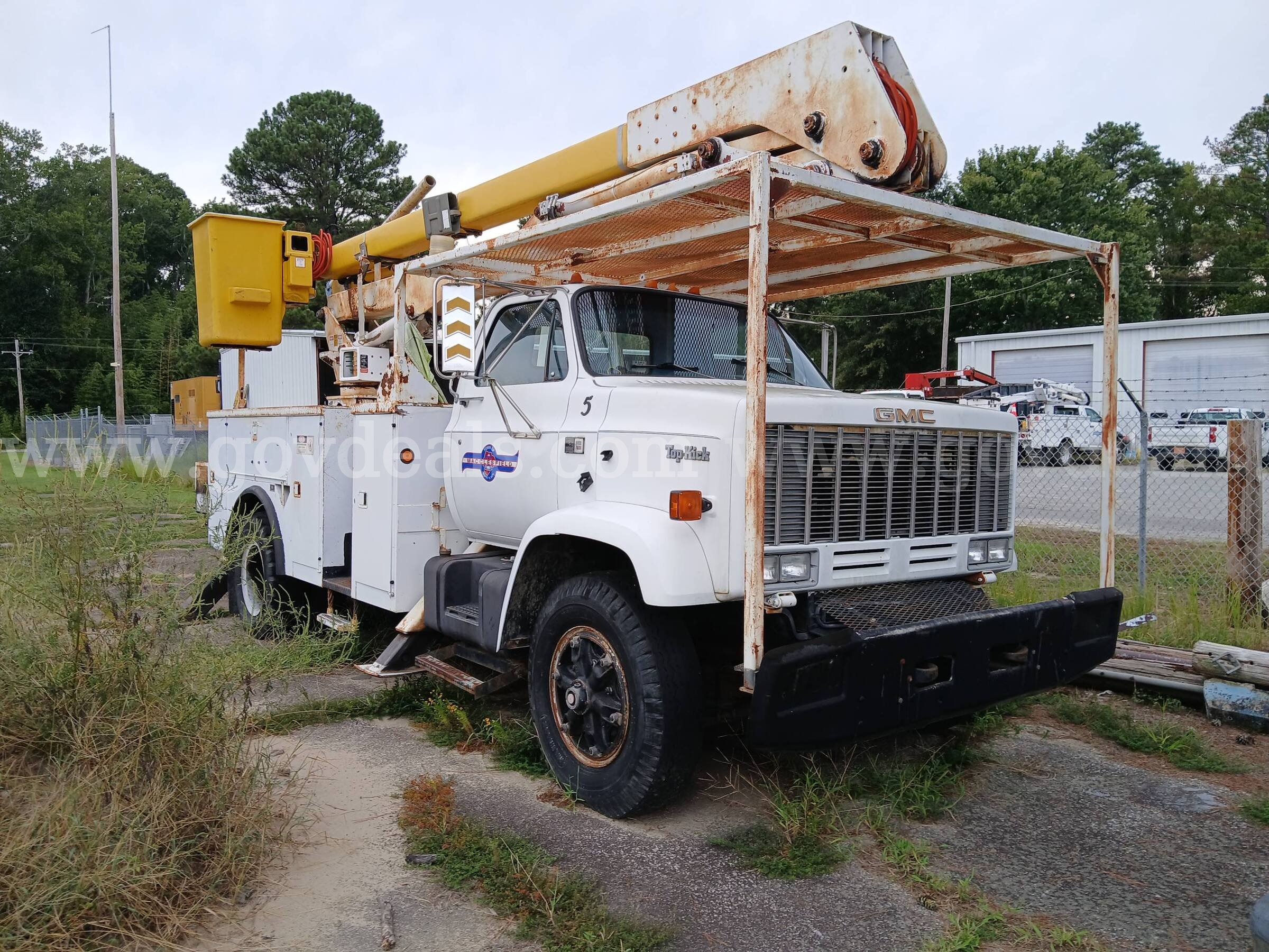 1986 GMC 7000 Diesel Topkick GMC 7000 Government Surplus Auction - Primary Photo