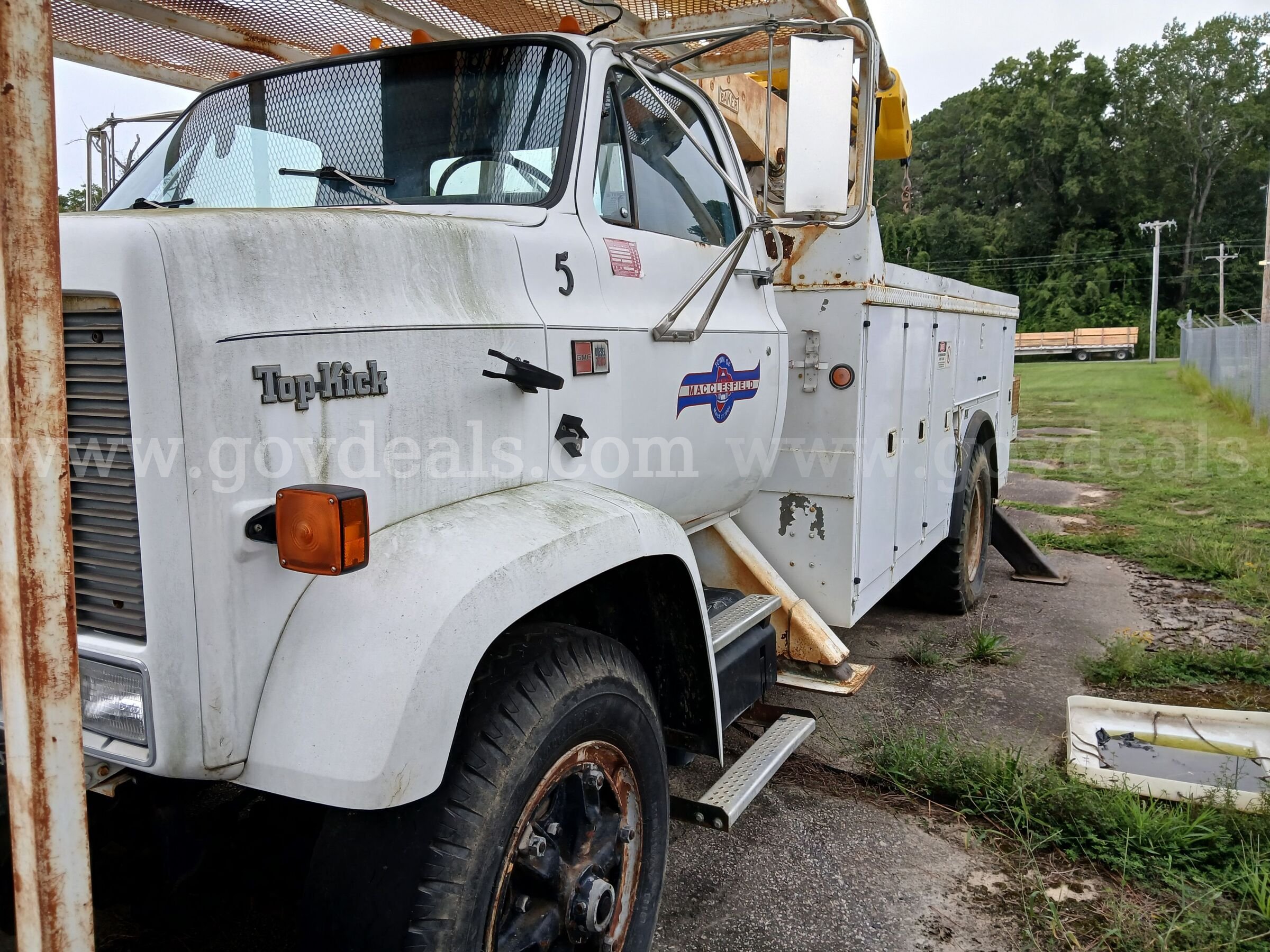 1986 GMC 7000 Diesel Topkick GMC 7000 Government Surplus Auction - Photo #3