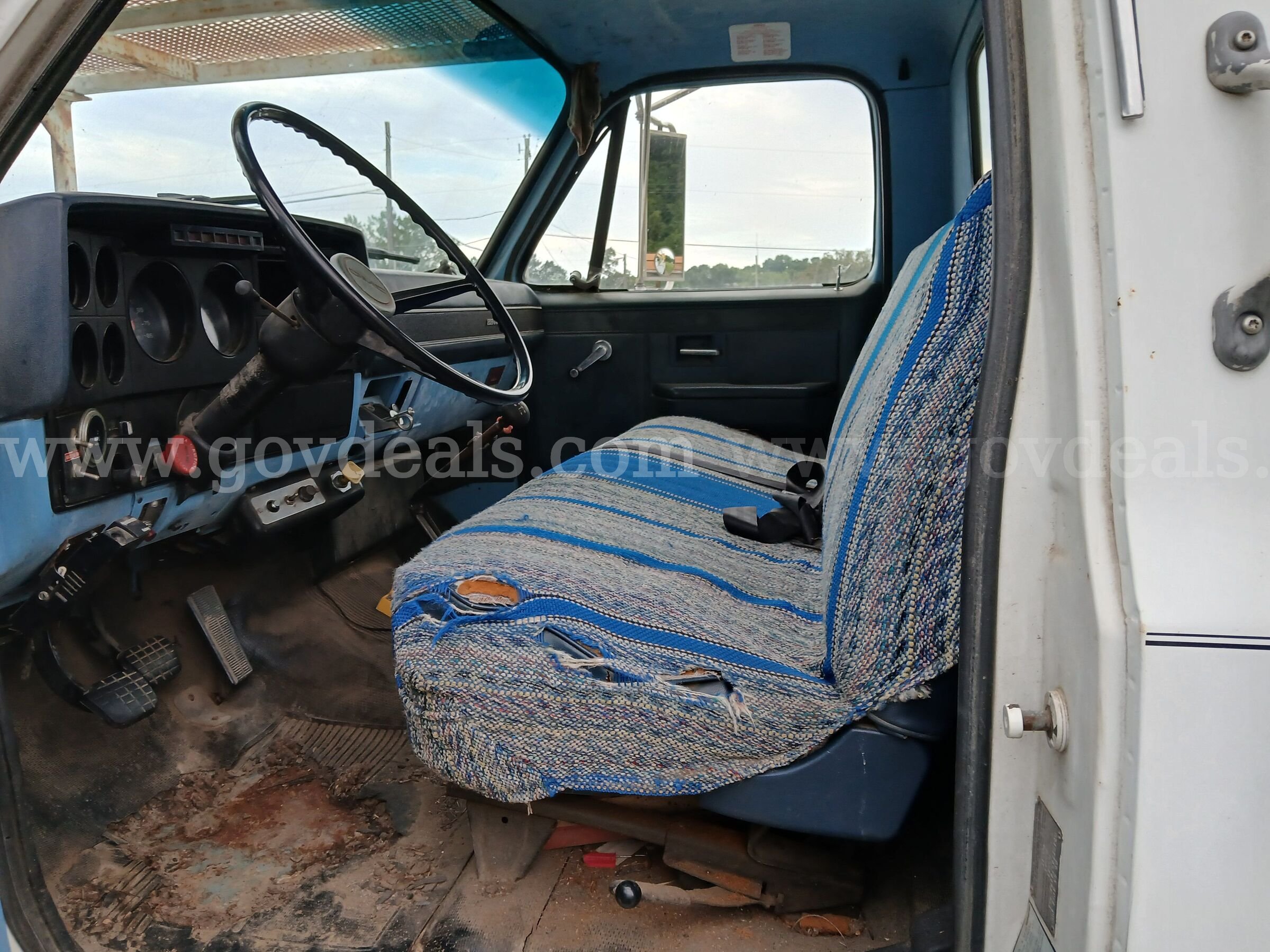 1986 GMC 7000 Diesel Topkick GMC 7000 Government Surplus Auction - Photo #4