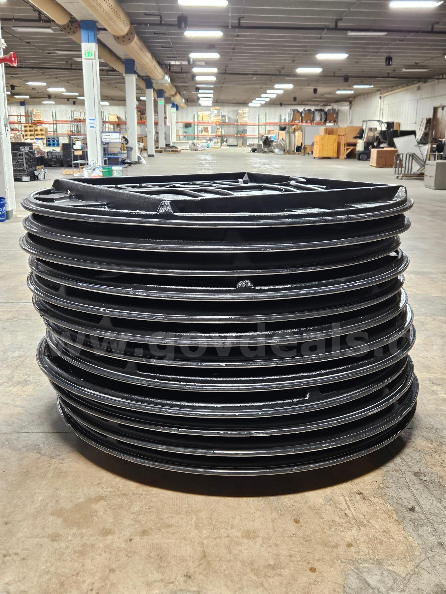 Lot #1T of 11 -Folding 6ft Round Tables   Government Surplus Auction - Photo #3