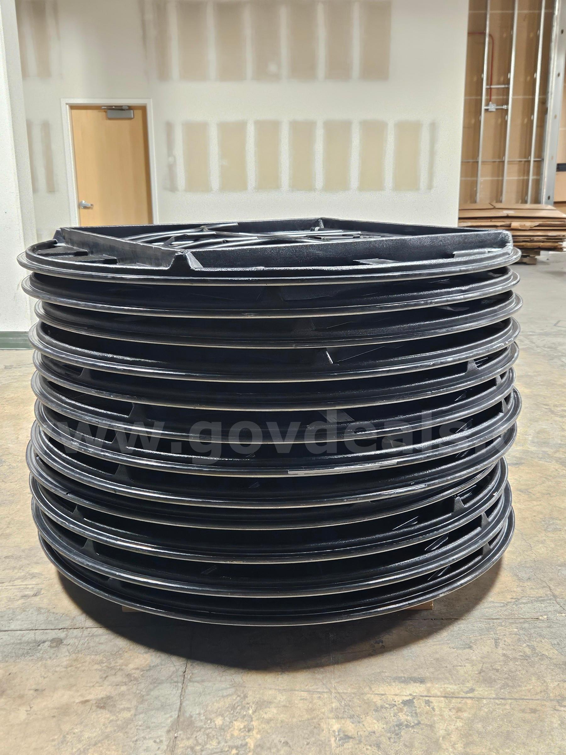 Lot #1T of 11 -Folding 6ft Round Tables   Government Surplus Auction - Photo #4
