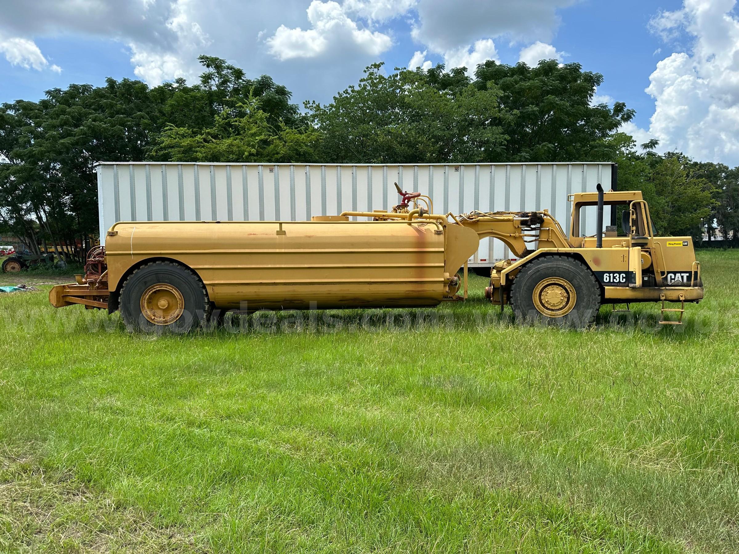 CAT 613C II WATER WAGON