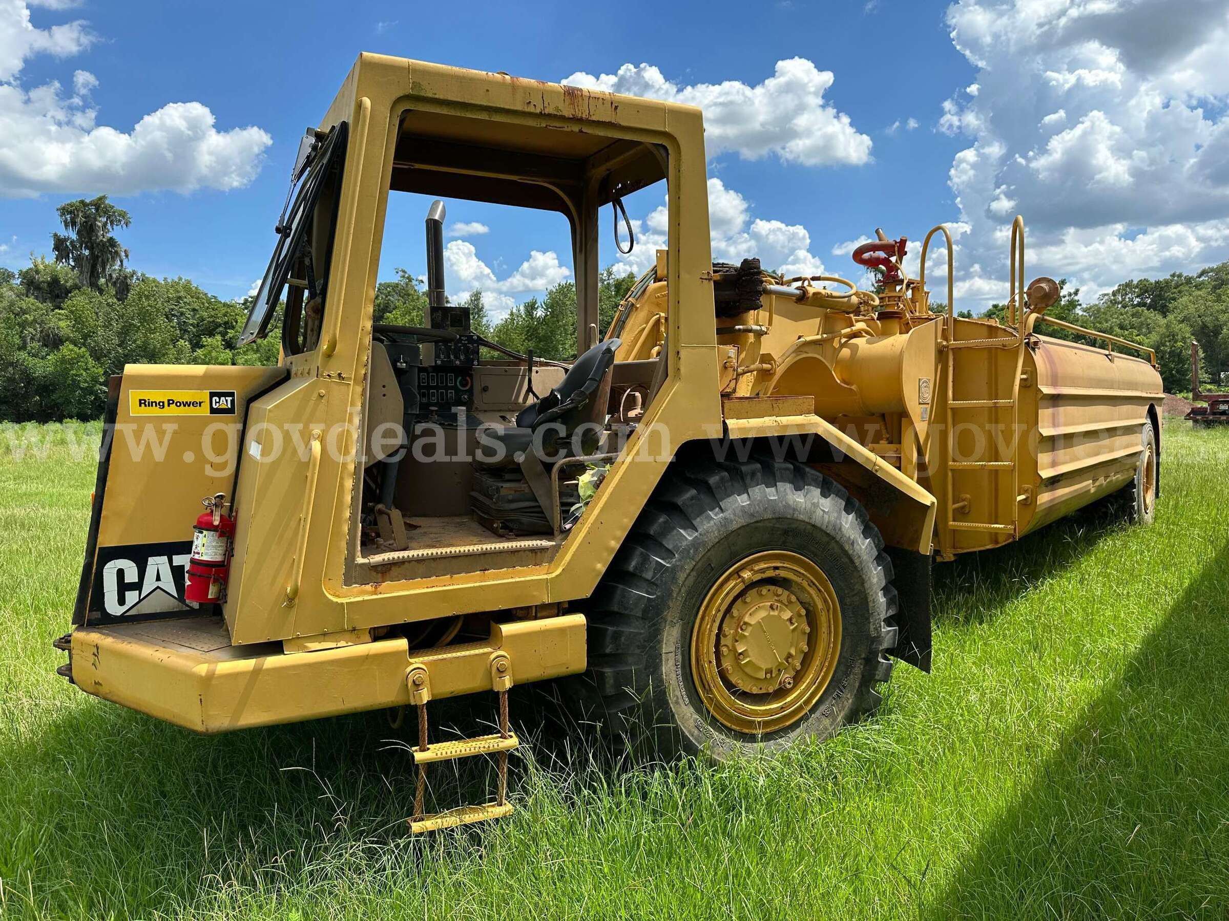CAT 613C II WATER WAGON CAT 613C Government Surplus Auction - Photo #2