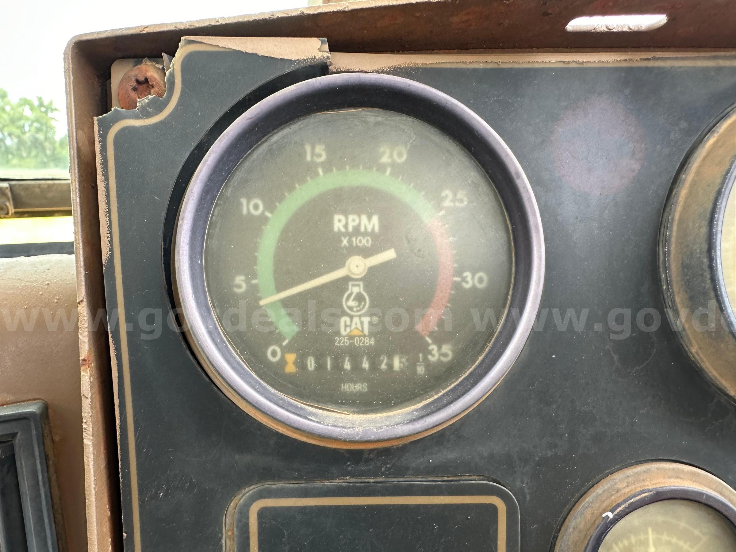 CAT 613C II WATER WAGON CAT 613C Government Surplus Auction - Photo #3