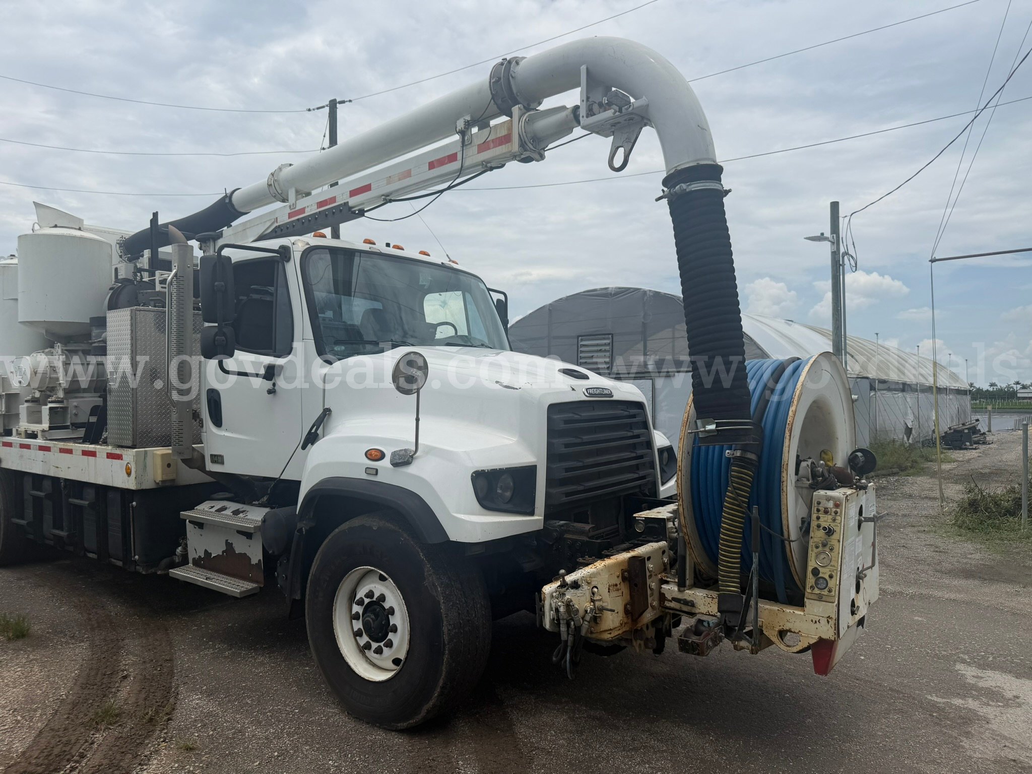 2014 Freightliner Vac Con vacuum truck Freightliner 114SD Government Surplus Auction - Photo #2