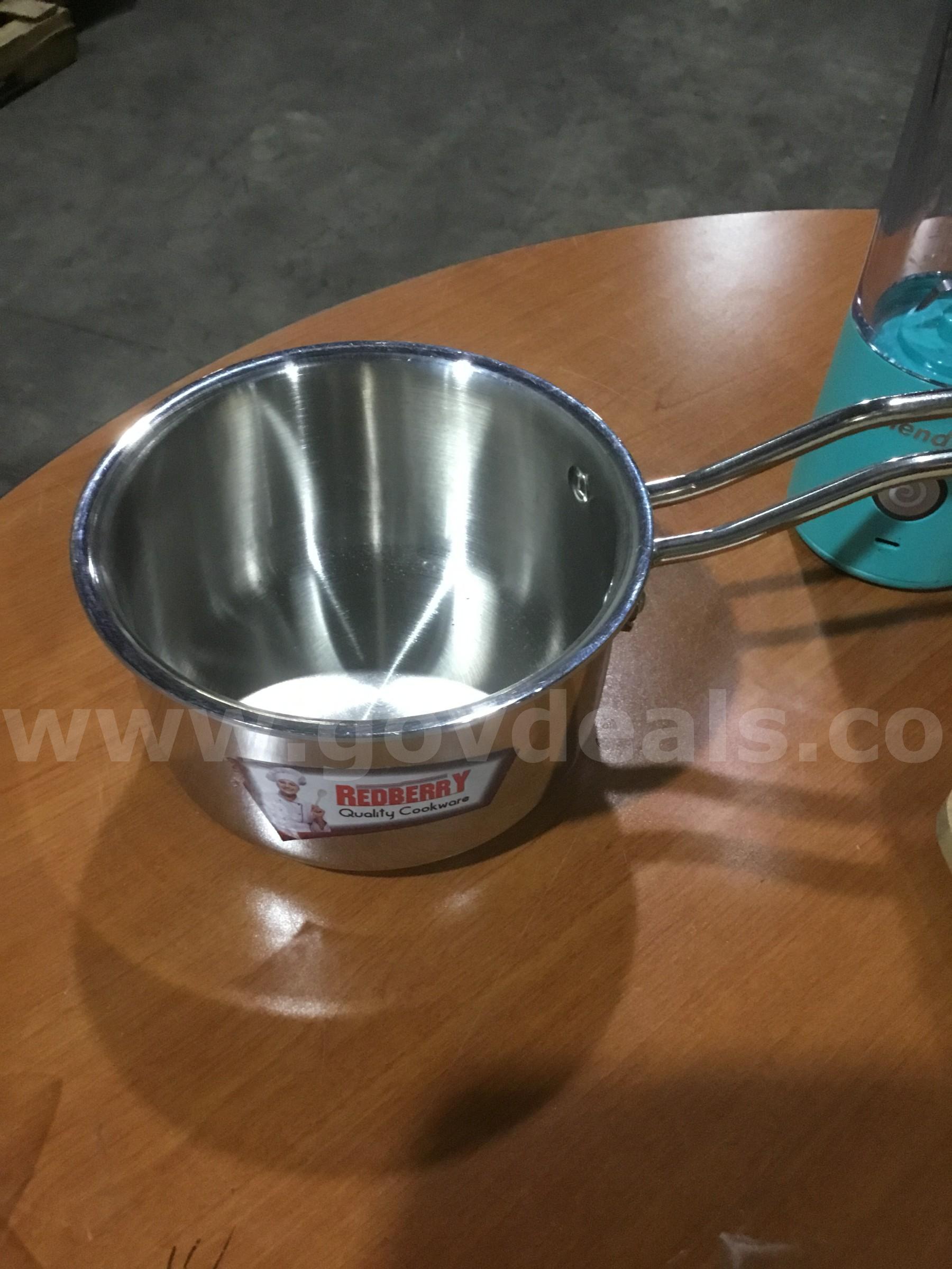 Lot of items-Parini skillet, light oak food rolling pin, teal green portable blenders  "DH"   Government Surplus Auction - Photo #4