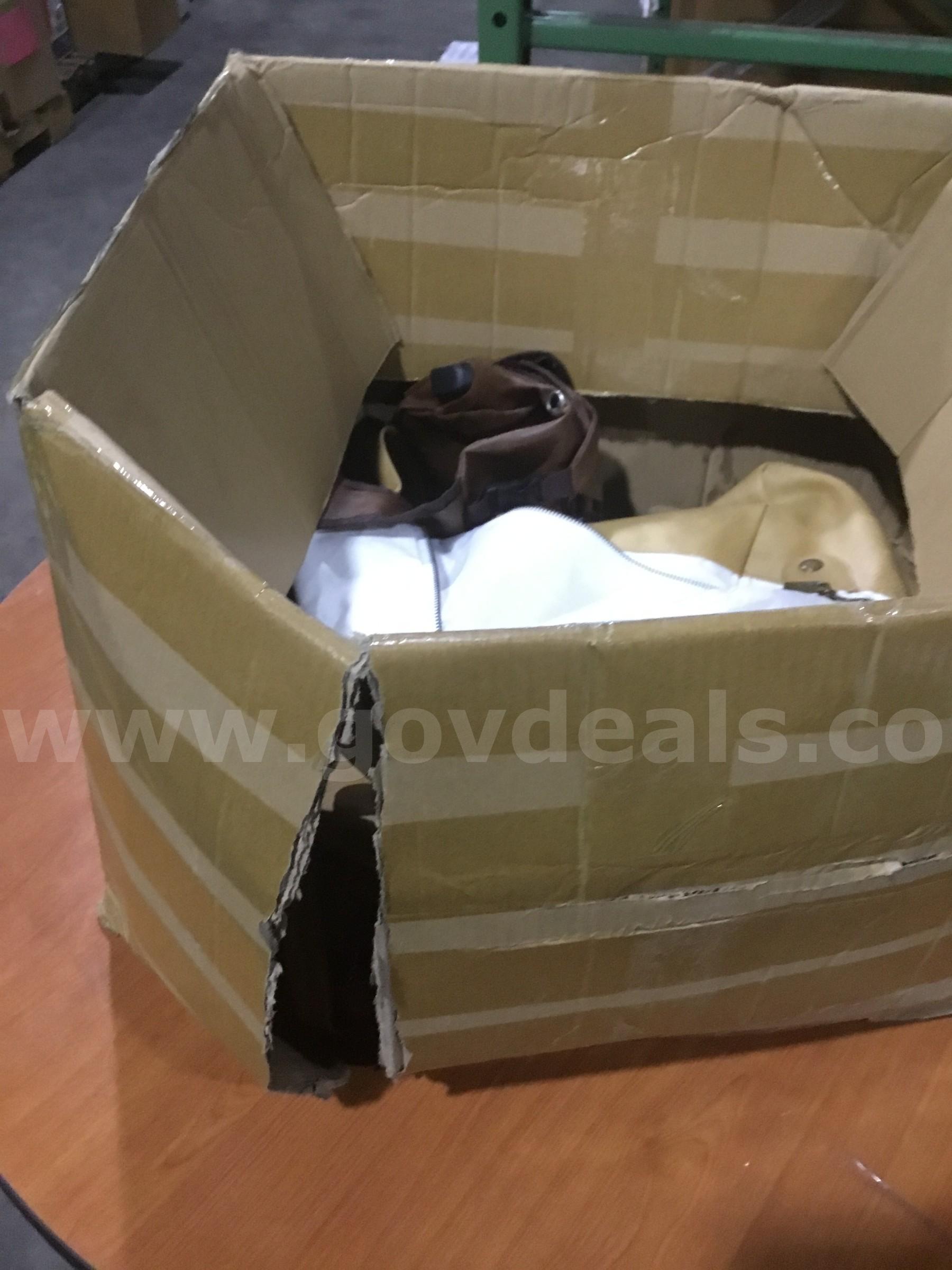 White & brown bag, dark brown leather bag  "DH"   Government Surplus Auction - Photo #4