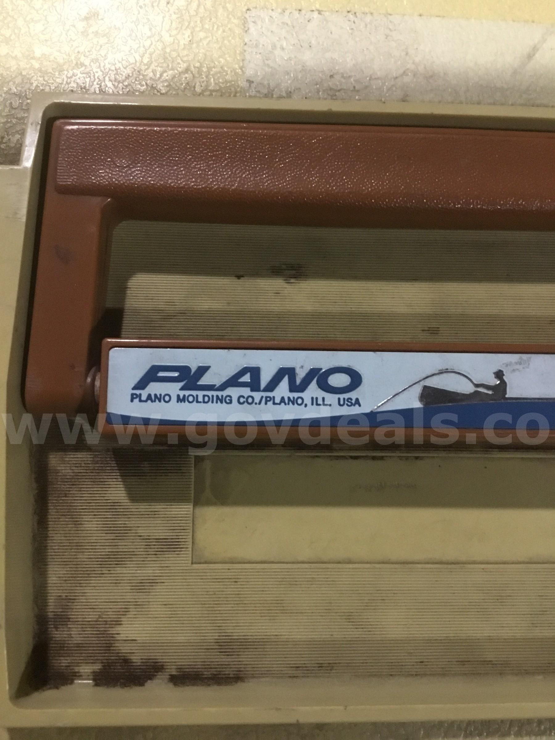 Beige & dark brown medical tool box  "DH"   Government Surplus Auction - Photo #2