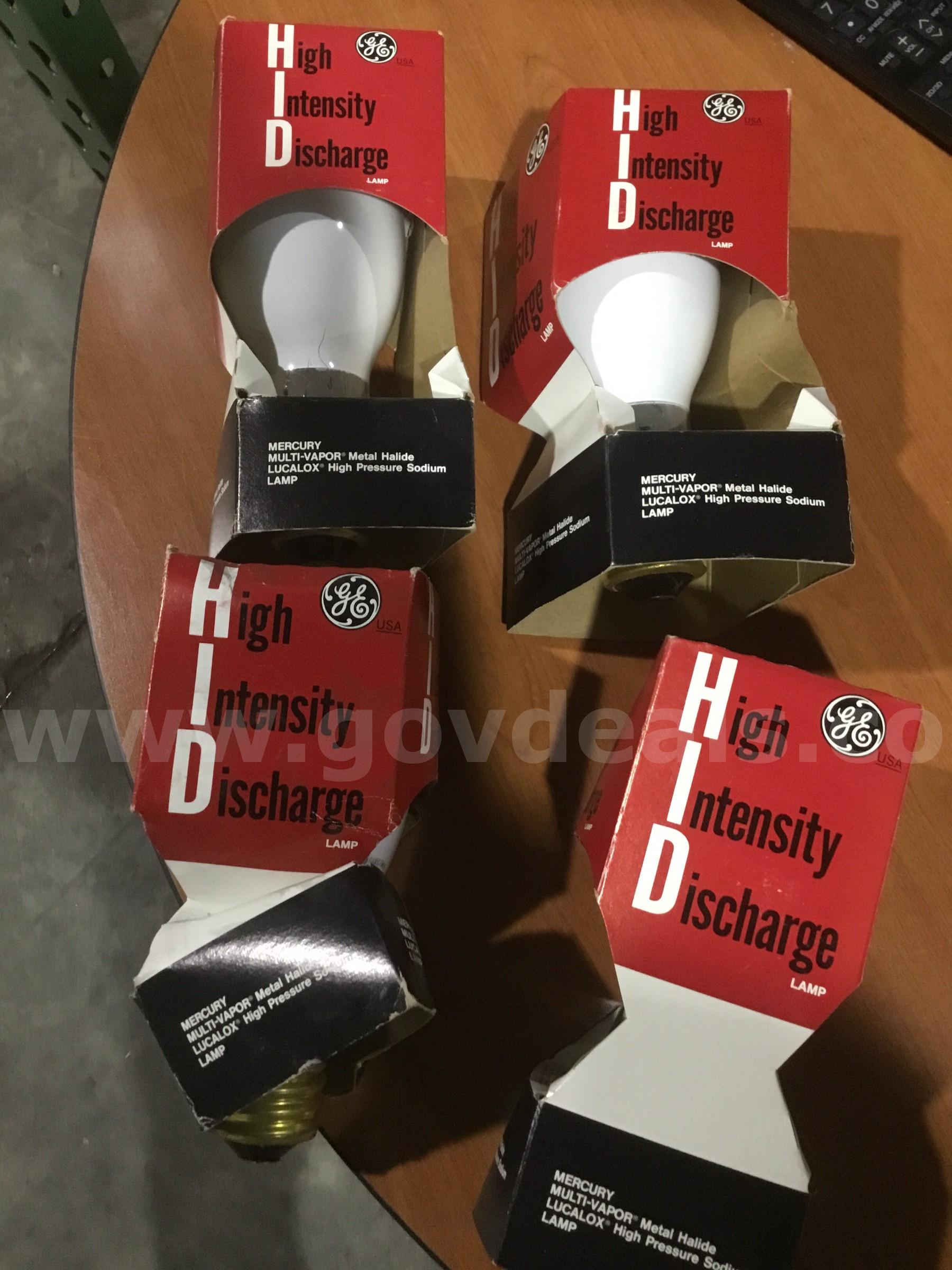 4 R100 light bulbs  "DH"  R100 Government Surplus Auction - Primary Photo
