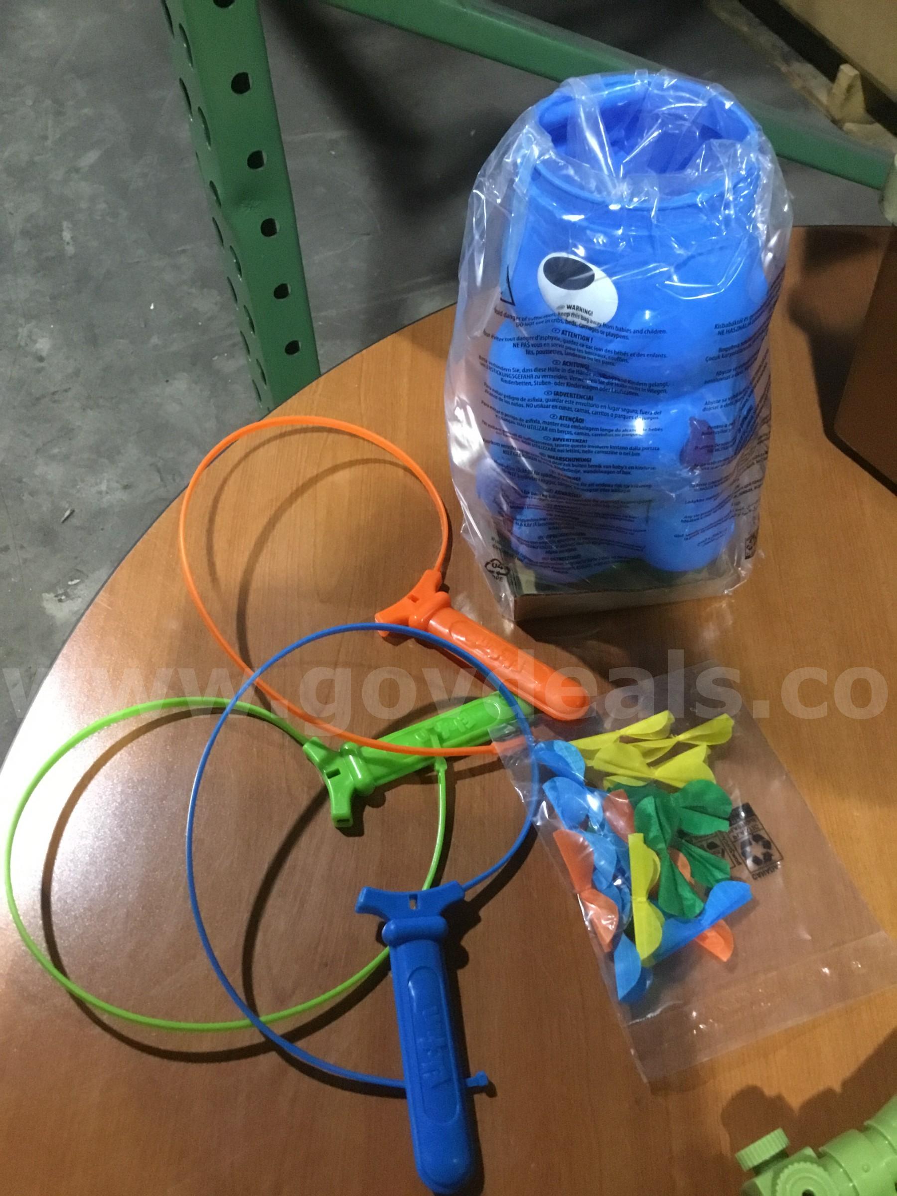Ele fun game, 2 plastic toy guns  "DH"   Government Surplus Auction - Photo #2