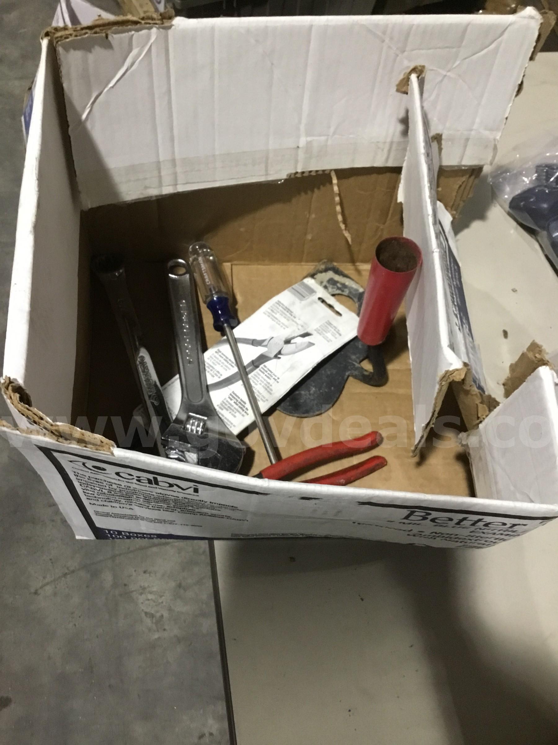 Lot of items-silver 7/8 wrench tool  "DH"   Government Surplus Auction - Photo #2