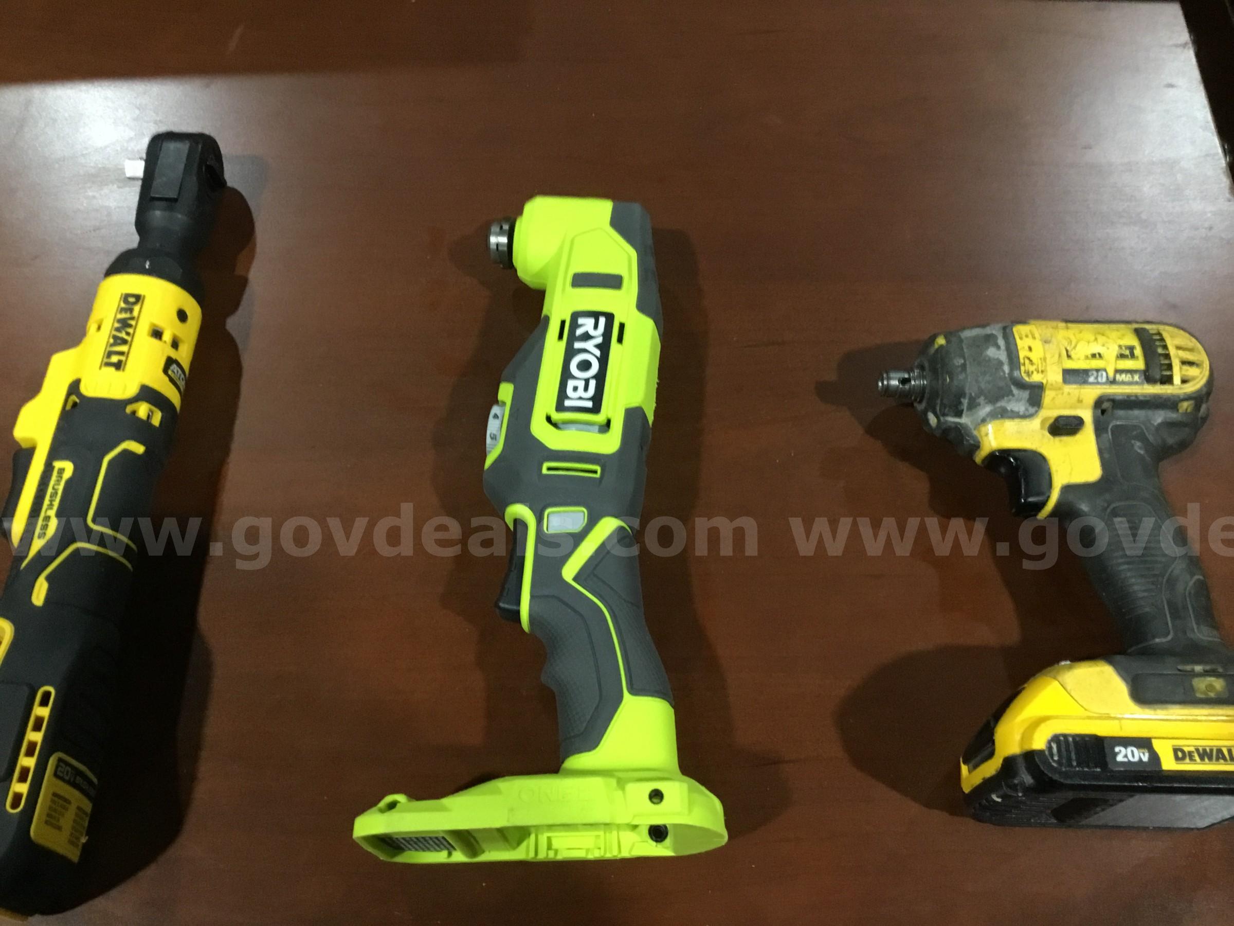 1 Lot of COrdless Power Tools   Government Surplus Auction - Photo #2
