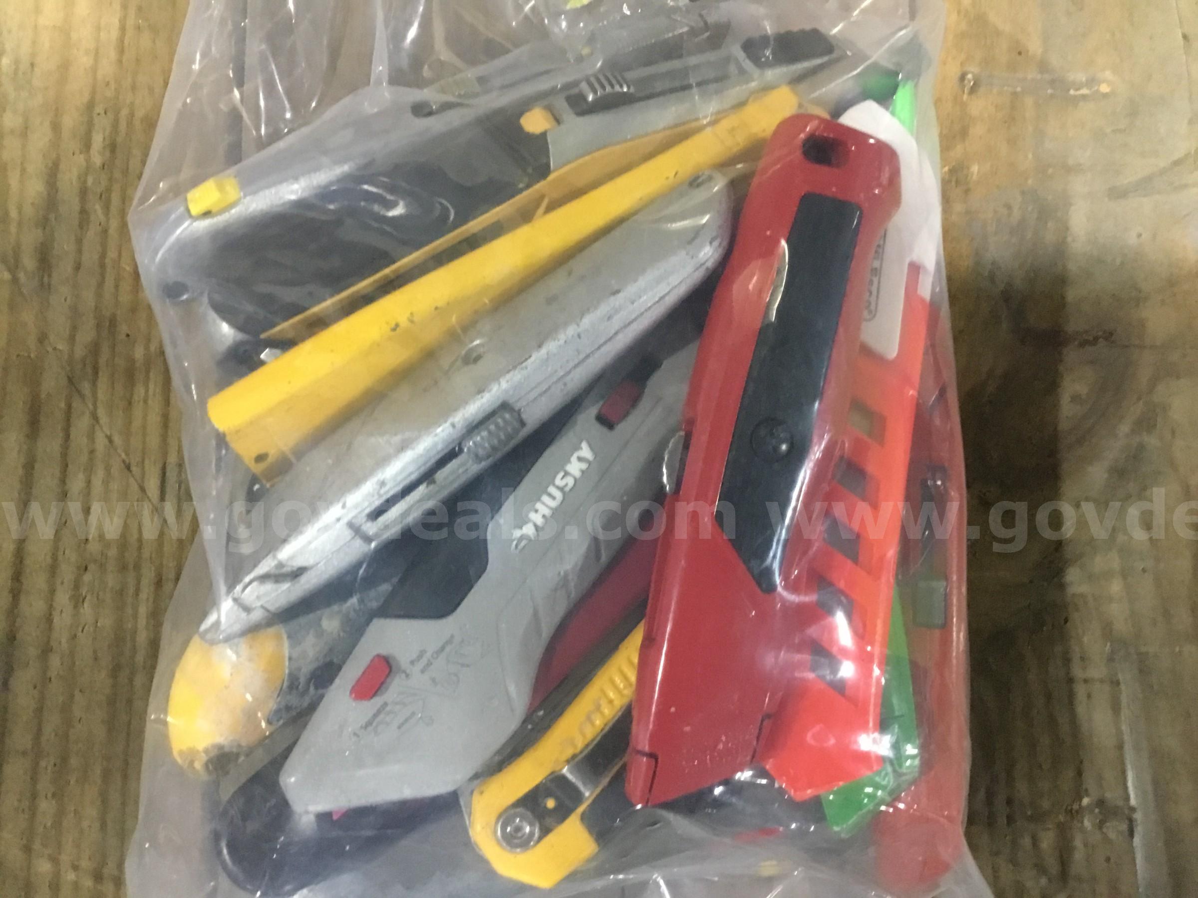 1 Lot of Utility Knives   Government Surplus Auction - Primary Photo