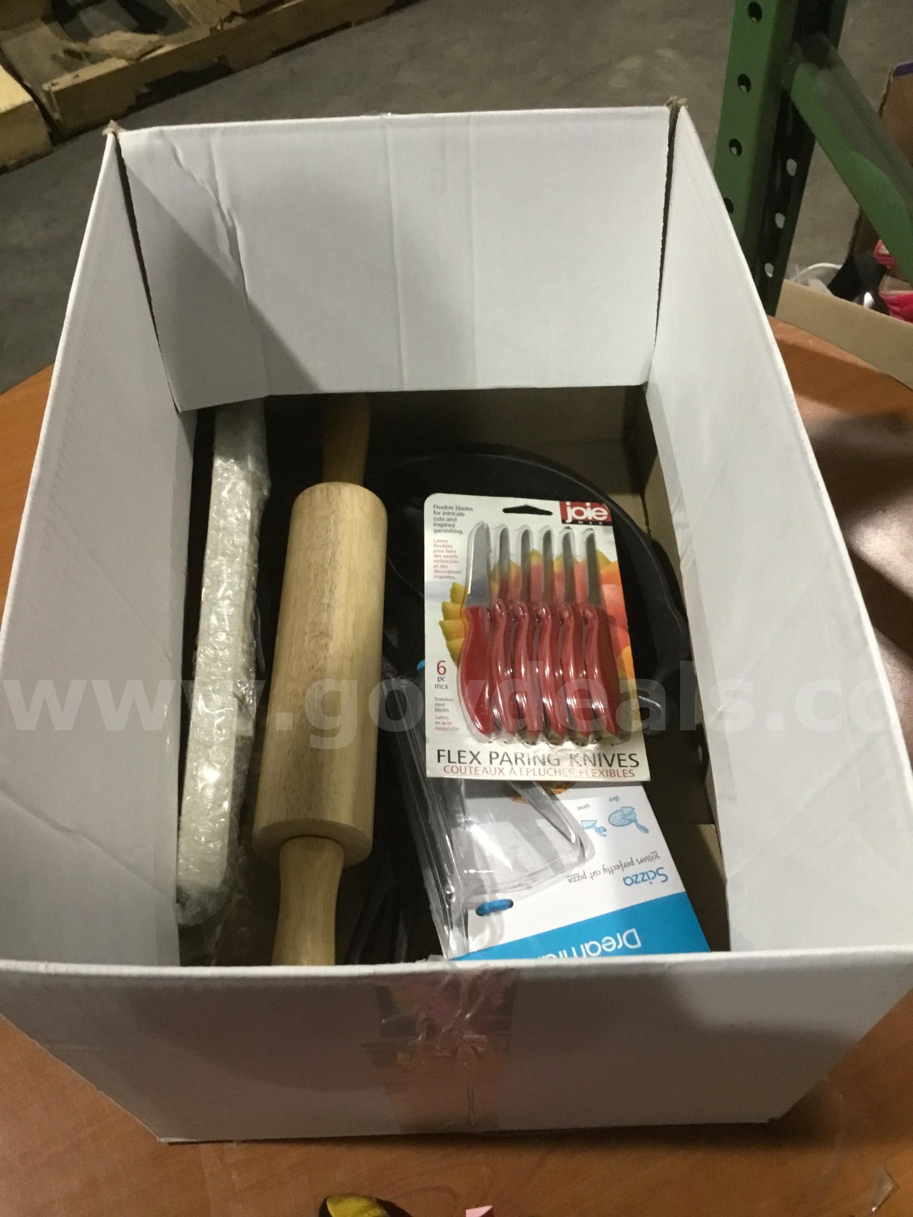 Lot of items-6 red paring knives  "DH"   Government Surplus Auction - Photo #5