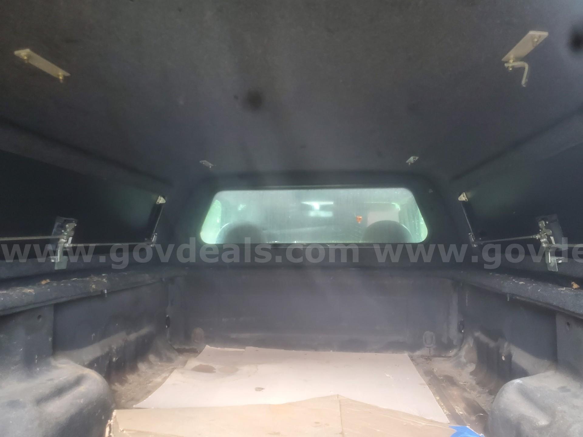 Knapheide KAP 8-Foot Service Body Truck Cap / Utility Topper with Ladder Rack Knapheide  Government Surplus Auction - Photo #3