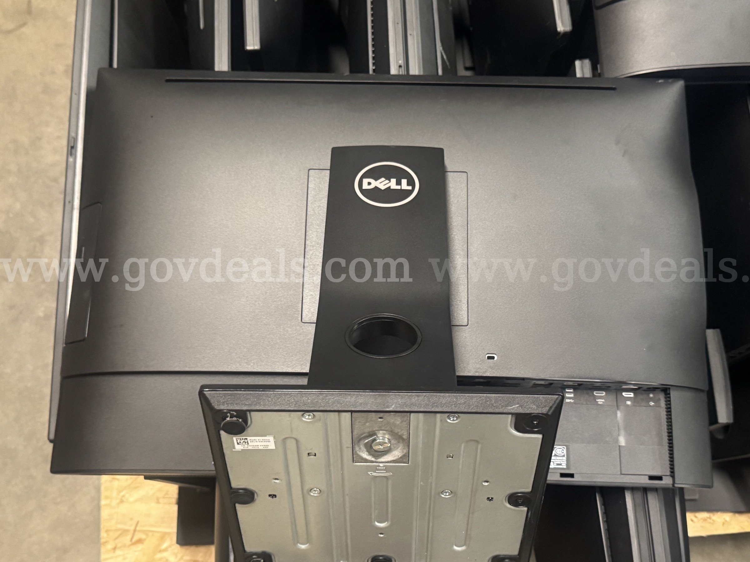 31 dell 7450 AIO computers Dell 7450 Government Surplus Auction - Photo #4