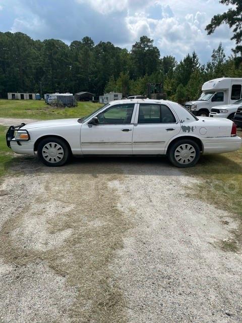 2009 crown victoria Ford crown victoria Government Surplus Auction - Photo #4