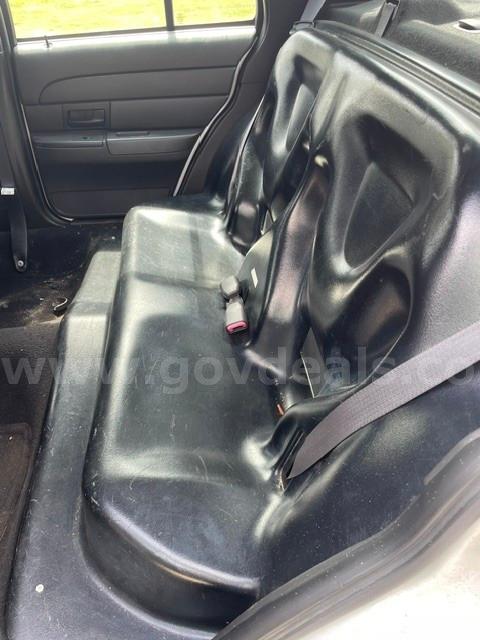 2009 crown victoria Ford crown victoria Government Surplus Auction - Photo #5
