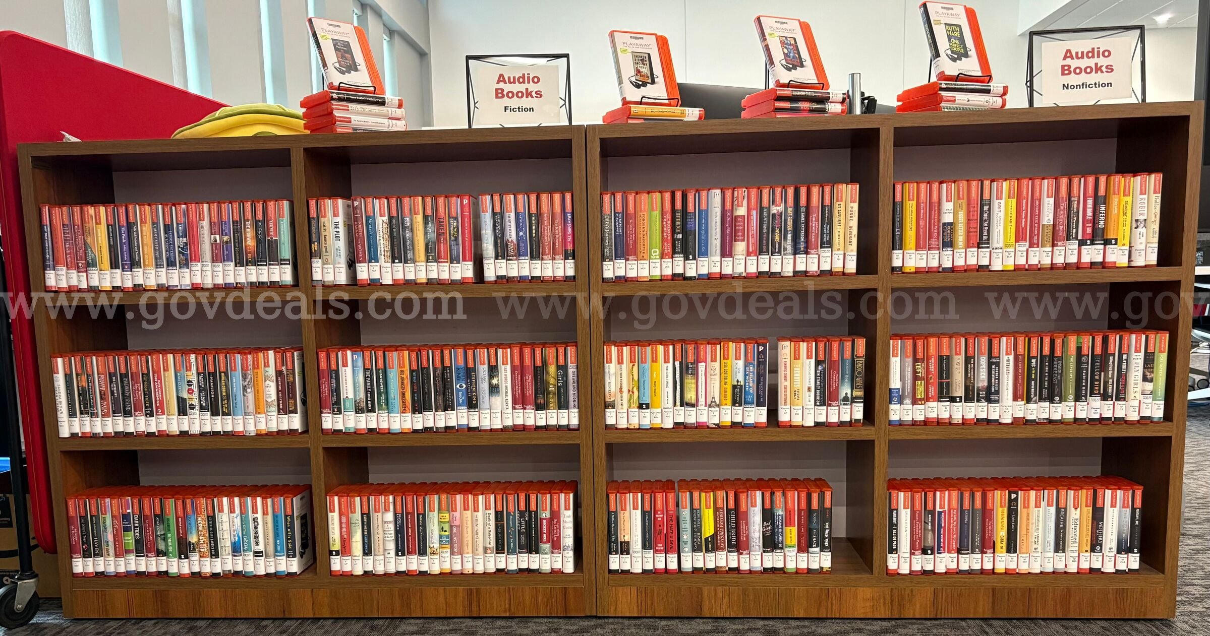 Playaways audiobooks - Fiction 205 unit lot Playaways 205 Government Surplus Auction - Photo #2