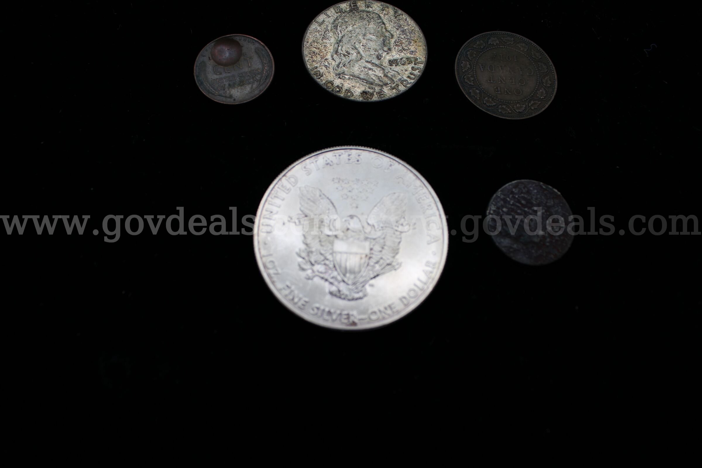 PENNY (1); FOREIGN (2); HALF DOLLAR (1); $1 COIN (1)   Government Surplus Auction - Photo #3