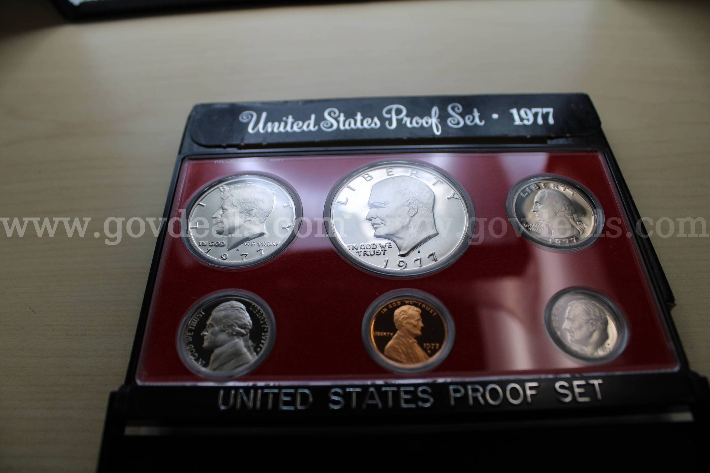 COIN SETS (14)   Government Surplus Auction - Photo #2