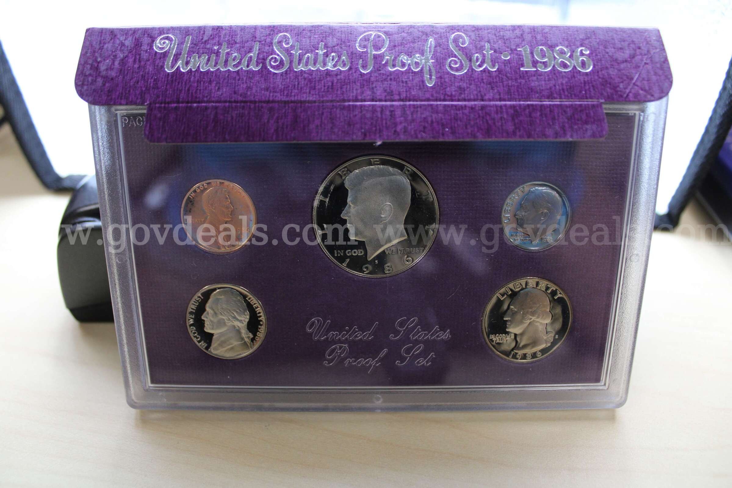 COIN SETS (14)   Government Surplus Auction - Photo #6