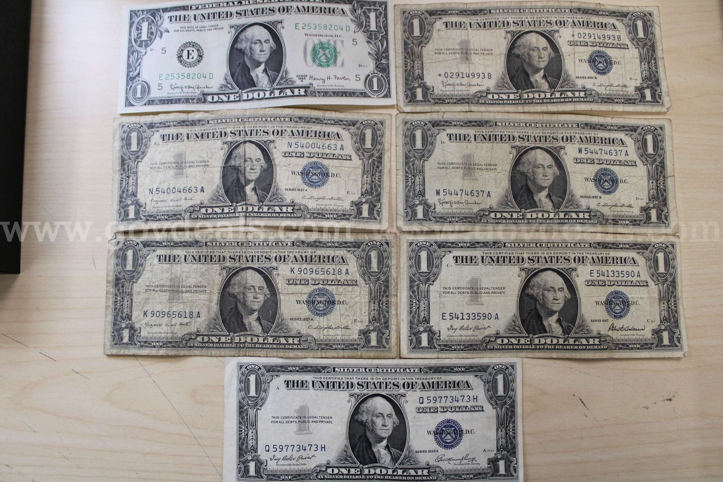$10 (2); $5 (7); $2 (3); $1 (7); HALF DOLLAR (3)   Government Surplus Auction - Photo #6