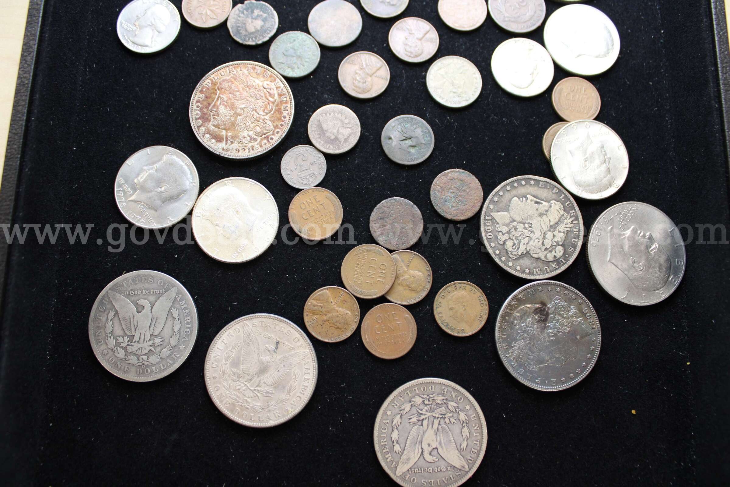 COIN SET (1); $1 BILL (1); $1 COIN (10); HALF DOLLARY (5); QUARTER (2)   Government Surplus Auction - Photo #4