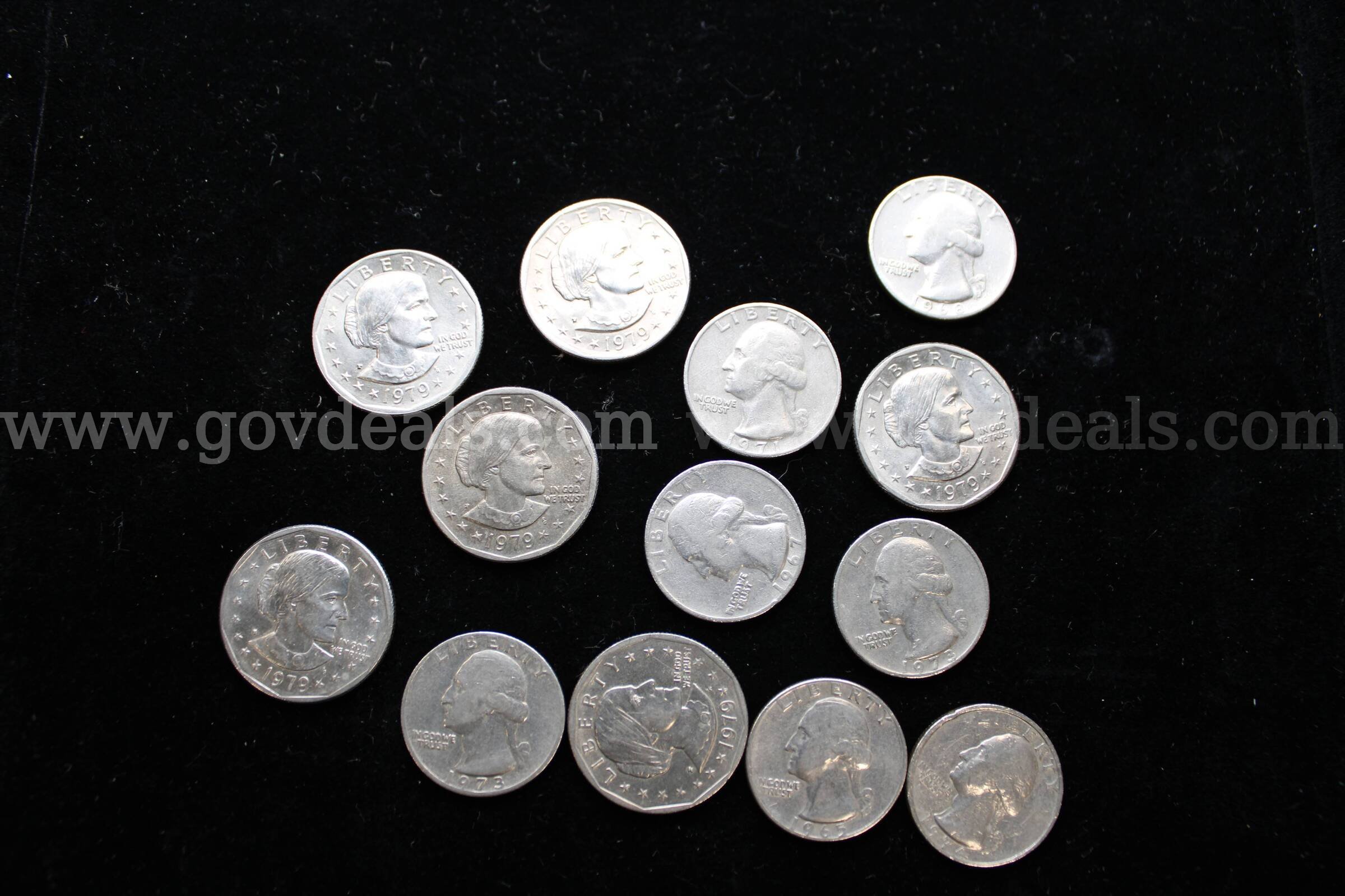 $5 BILL (1); $2 BILL (15); $1 COIN (6); QUARTER (7)   Government Surplus Auction - Photo #2