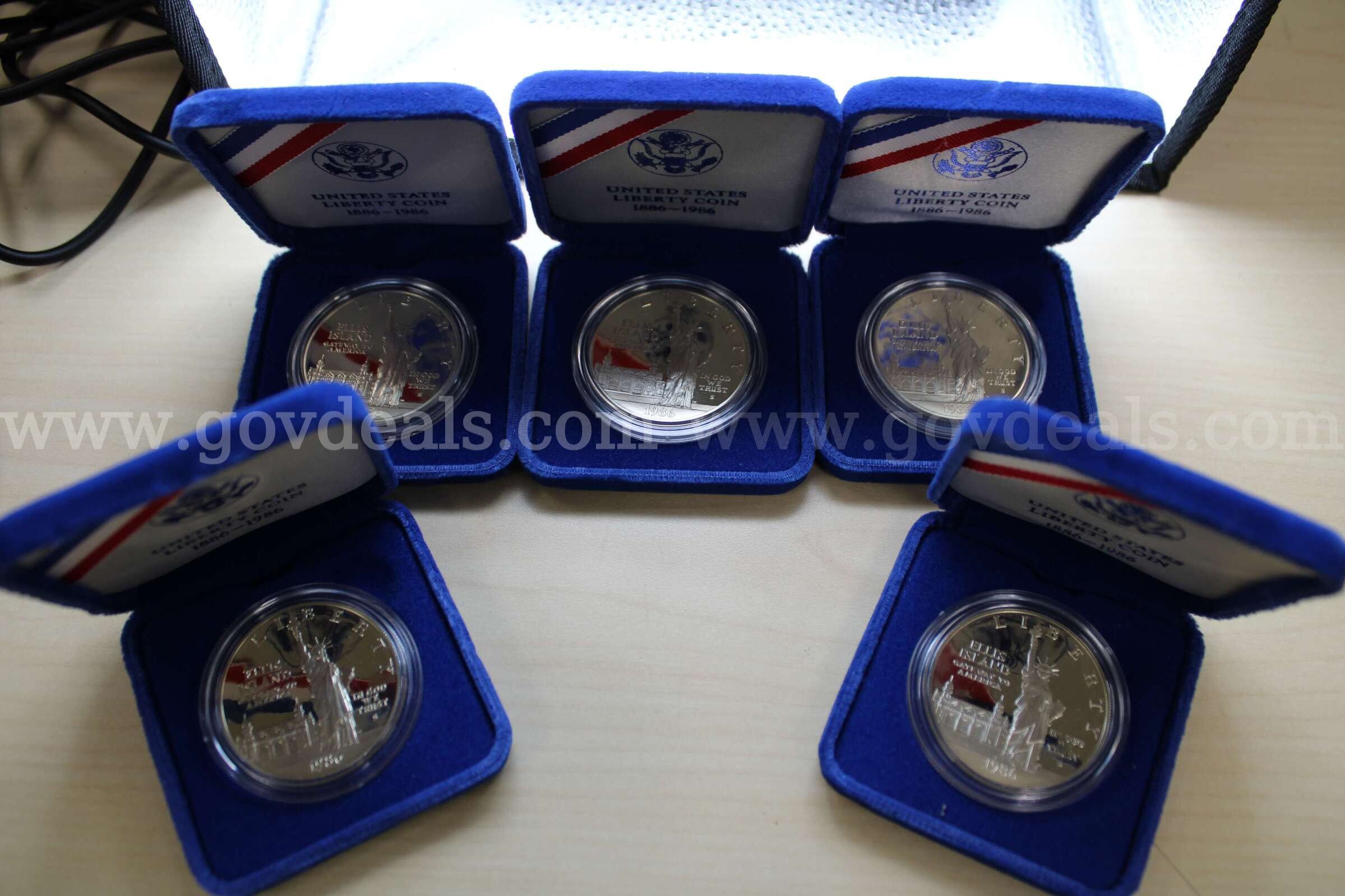 $2 BILL (2); $1 COIN (15); HALF DOLLAR (18); QUARTER (5); DIME (1); PENNY (5)   Government Surplus Auction - Photo #2