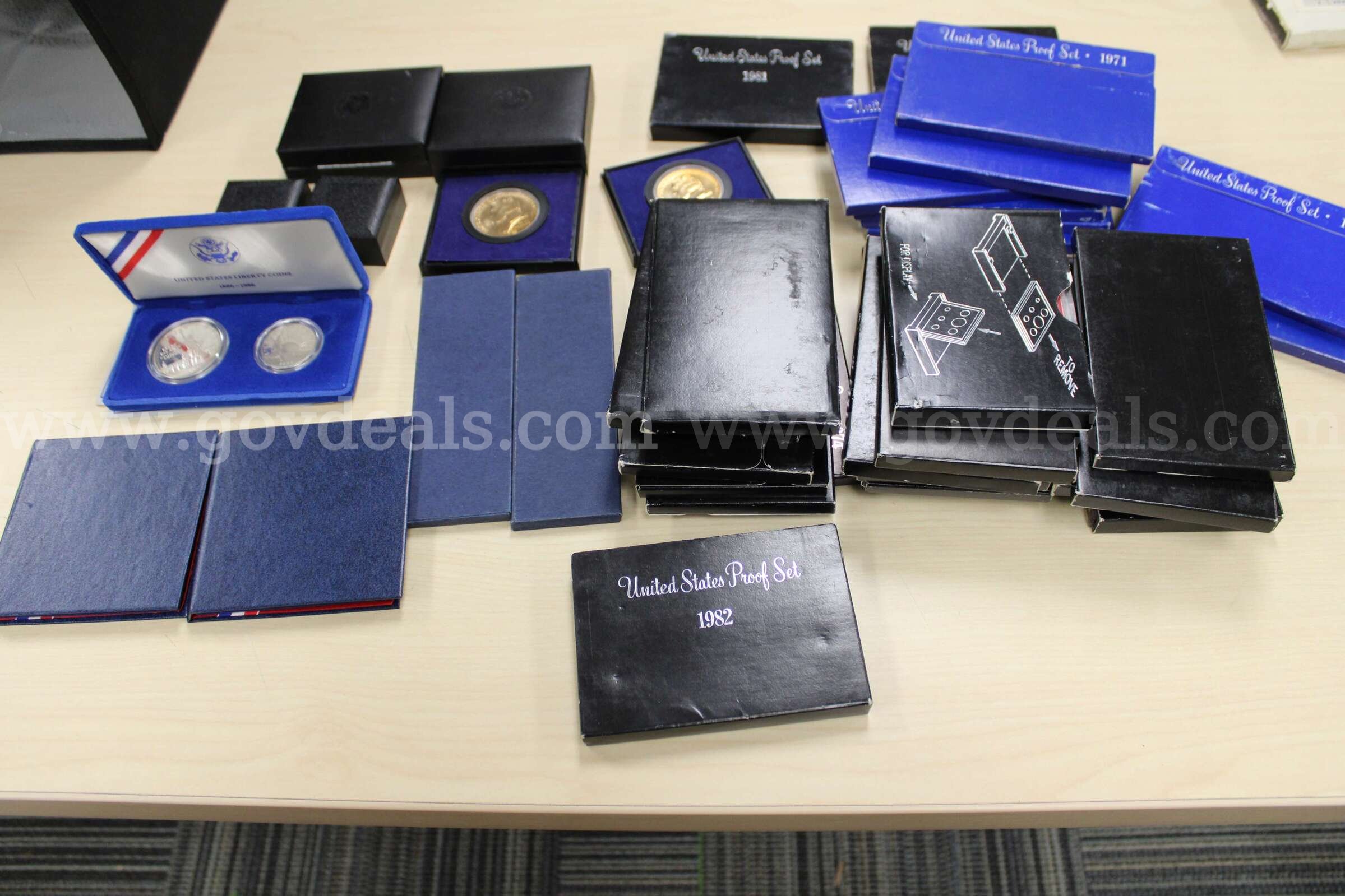 Coins Sets (34)      Collectors Coins (5)   Government Surplus Auction - Primary Photo