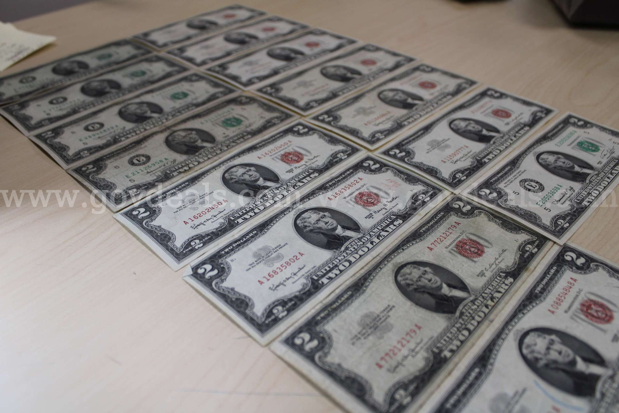 $5.00 (14)     $2.00 (15)     $1.00 (77)   Government Surplus Auction - Photo #3