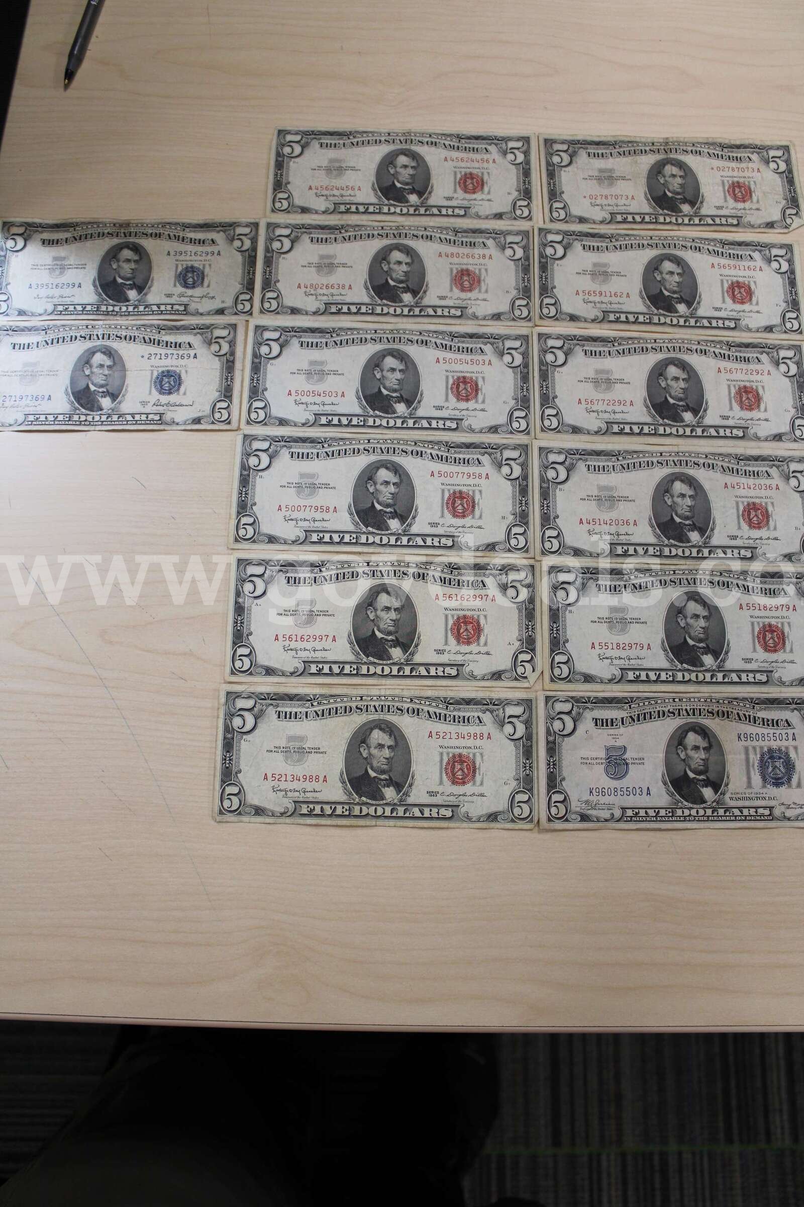 $5.00 (14)     $2.00 (15)     $1.00 (77)   Government Surplus Auction - Photo #4