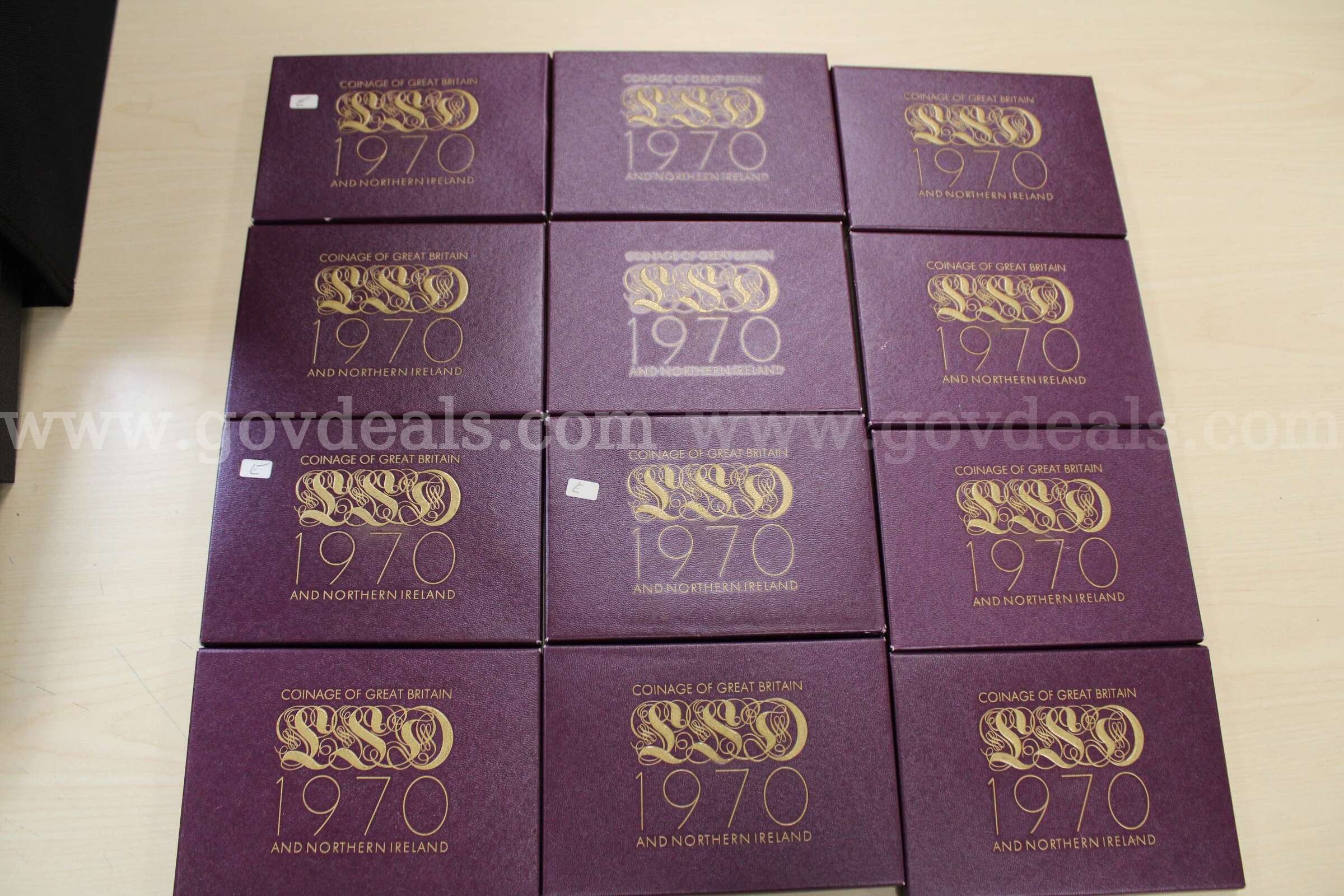 23 FULL IDENTICAL SETS OF GREAT BRITAIN AND IRELAND COINS IN SEALED ACRYLIC CASE Case  Government Surplus Auction - Photo #6