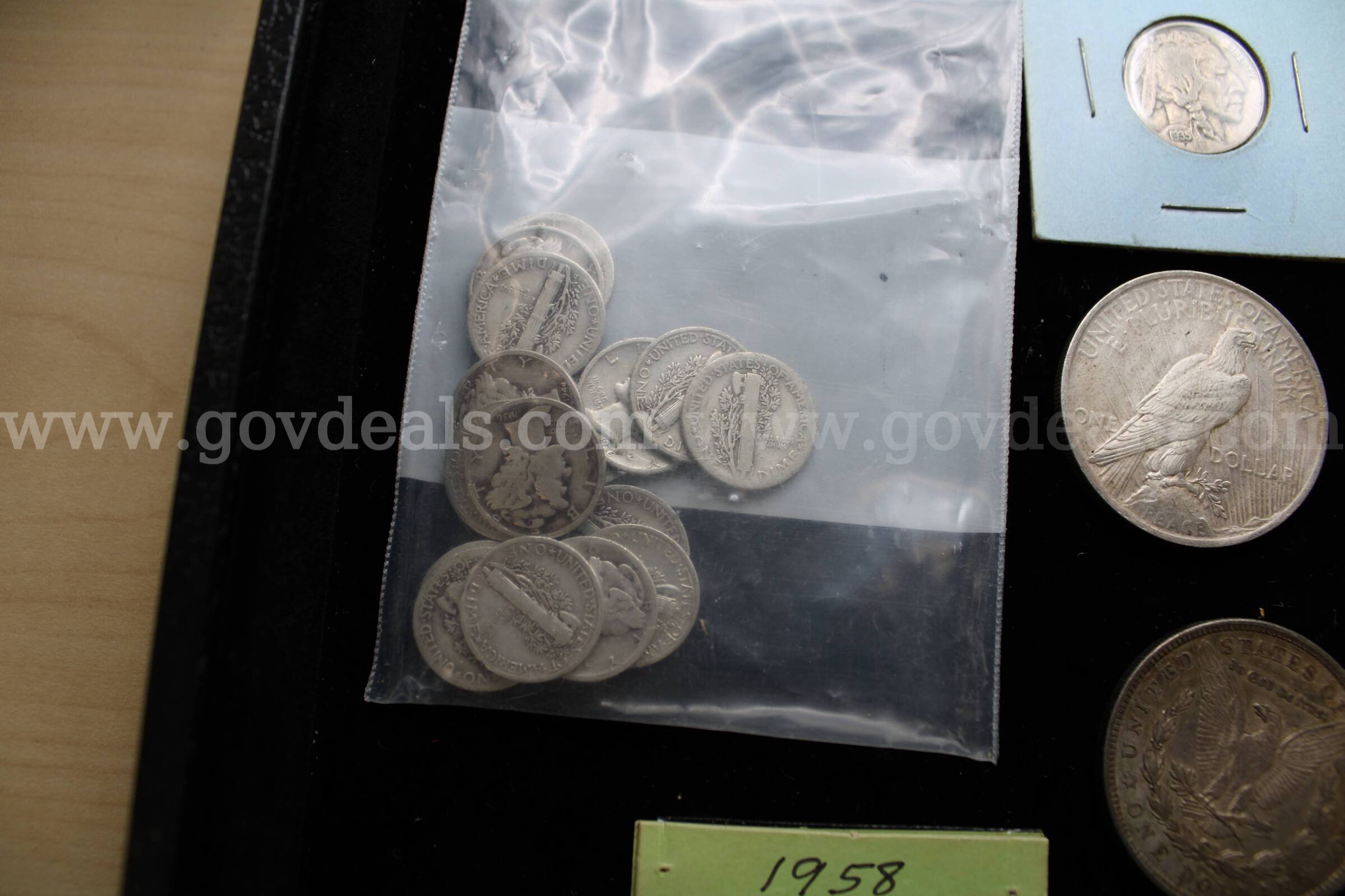 $1.00 COIN (3), 0.50 COIN (1), 0.01 COIN (1), 0.05 COIN (2).  0.10 COIN (16)   Government Surplus Auction - Photo #4