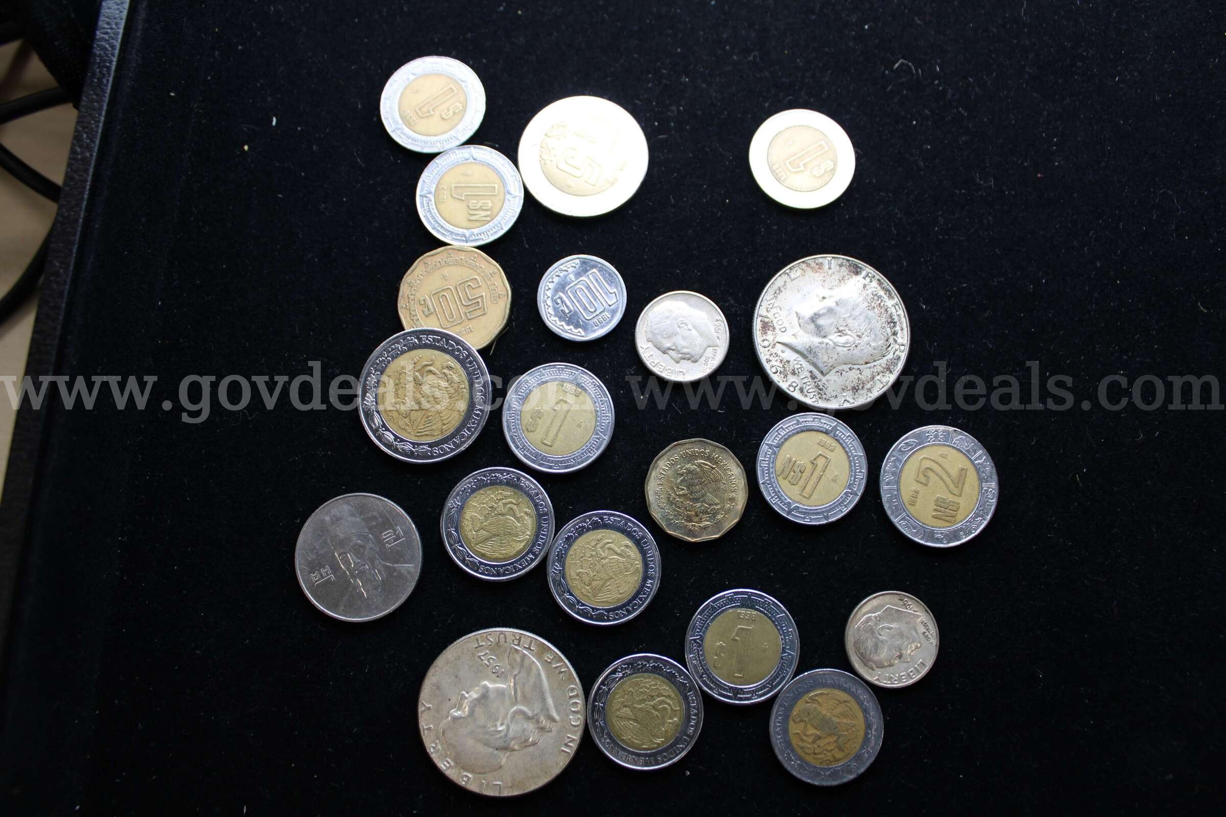 HALF DOLLAR (2) DIMES (2); FOREIGN, COINS (17)   Government Surplus Auction - Primary Photo