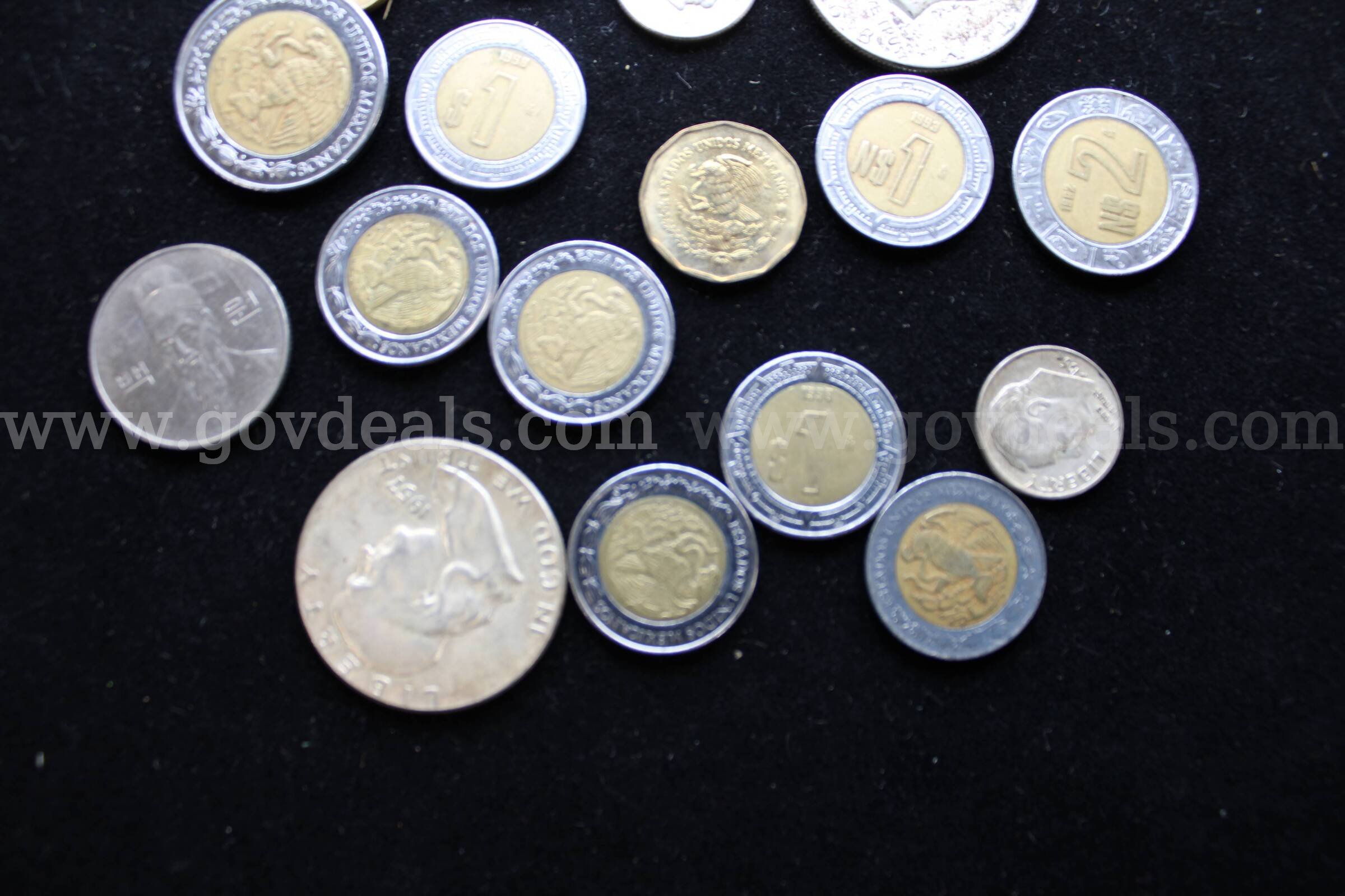 HALF DOLLAR (2) DIMES (2); FOREIGN, COINS (17)   Government Surplus Auction - Photo #3