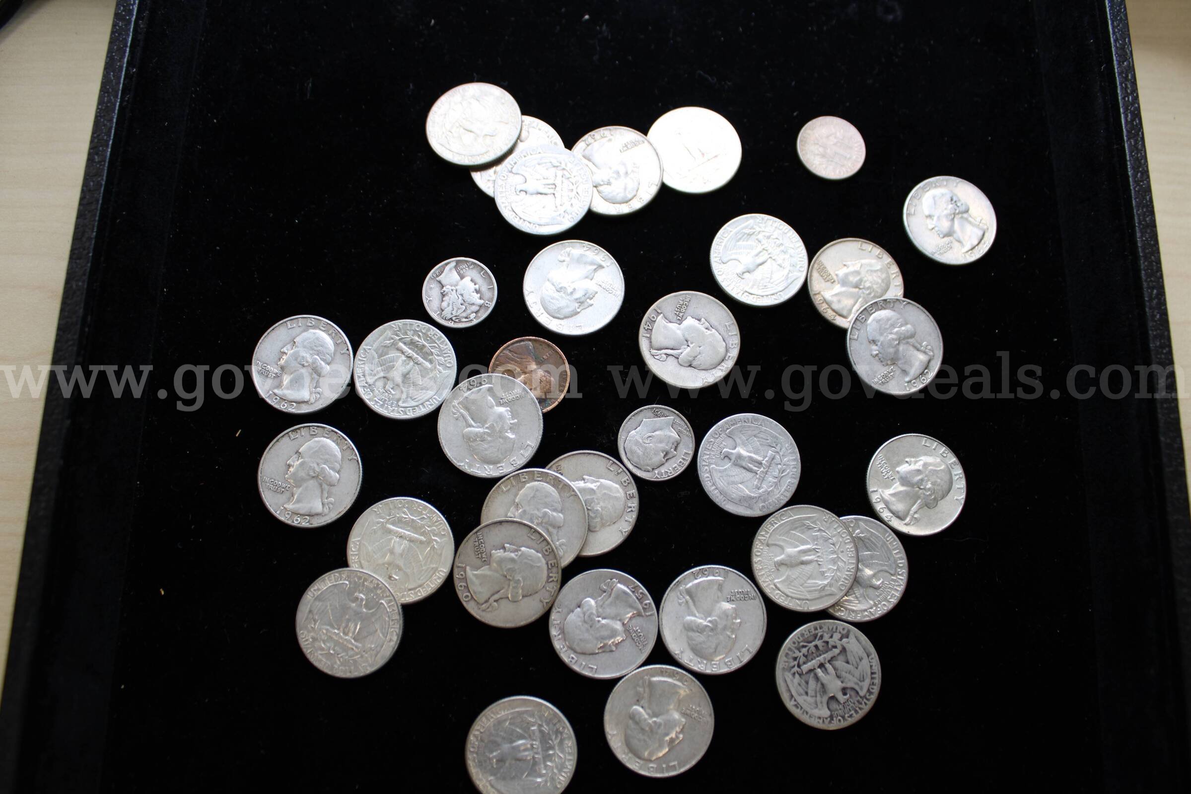 QUARTERS (29); DIMES (3); PENNY (1)   Government Surplus Auction - Primary Photo