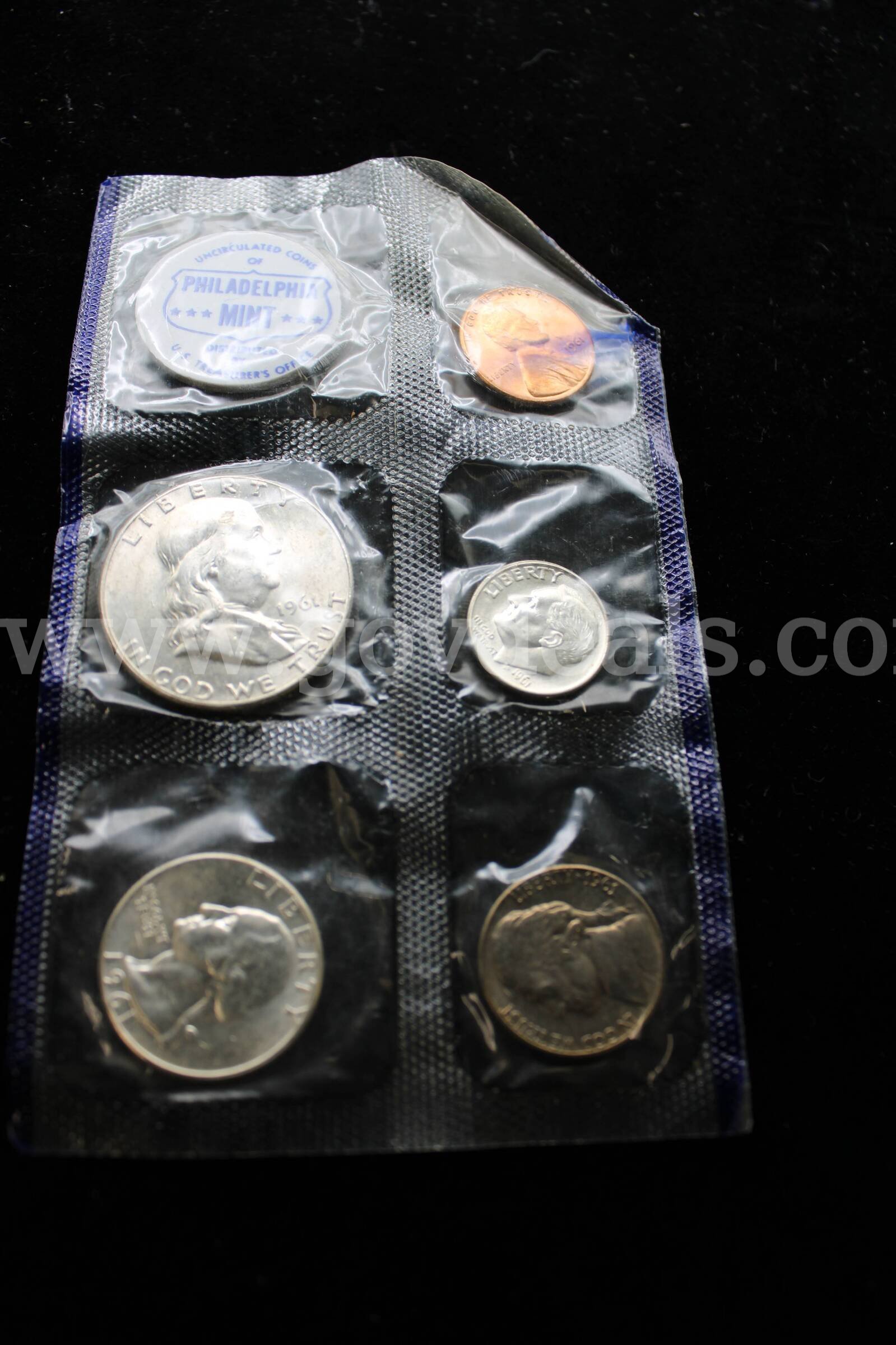 COIN SET (1)   Government Surplus Auction - Primary Photo