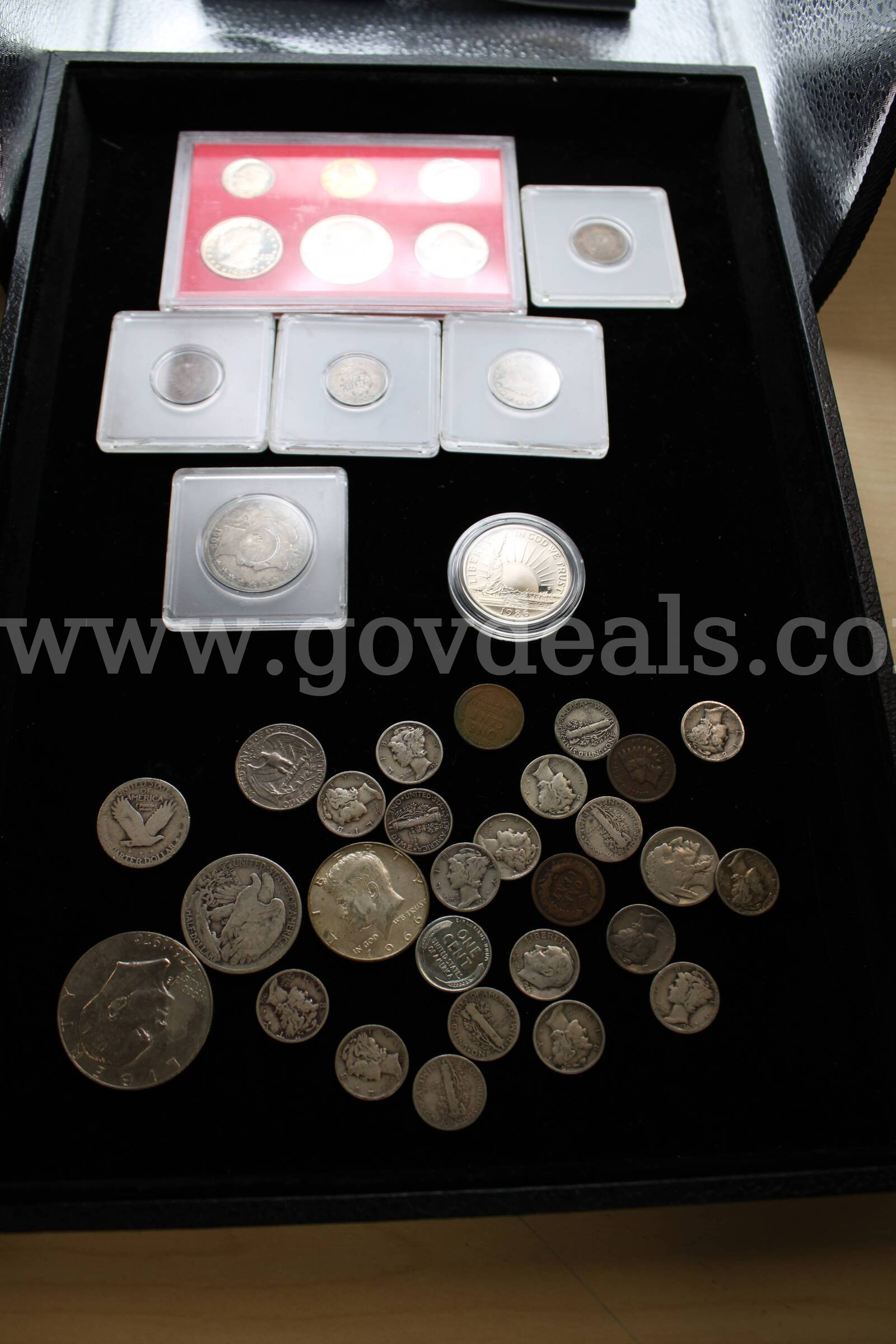 COIN SETS (1), $0.05 COIN (2), $0.10 COIN (19), 0.01 COIN (6), $0.50 COIN (4)   Government Surplus Auction - Primary Photo